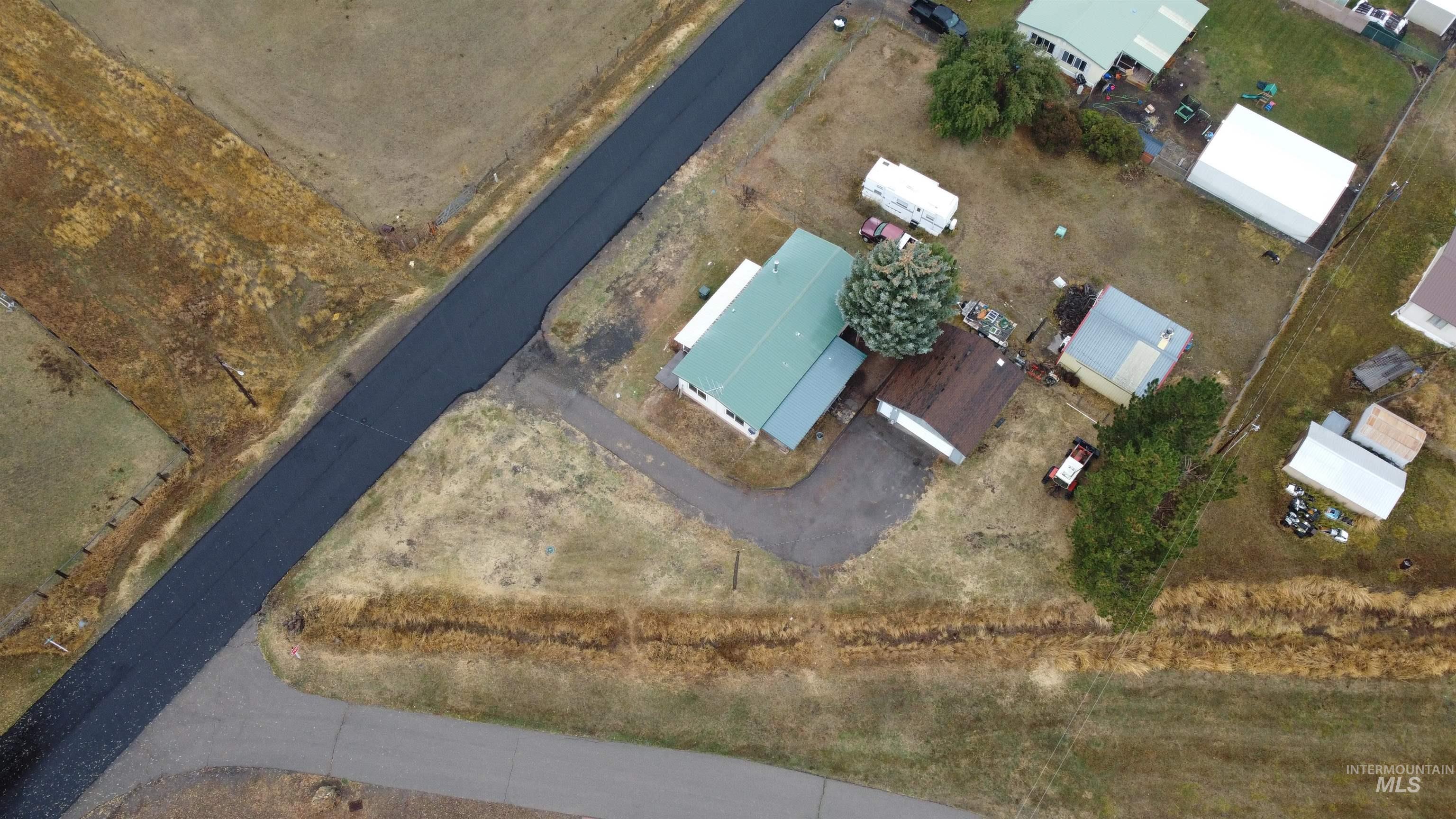 500 Somerville Street, Jordan Valley, Oregon 97910, 2 Bedrooms, 2 Bathrooms, Residential For Sale, Price $173,000, 98965791
