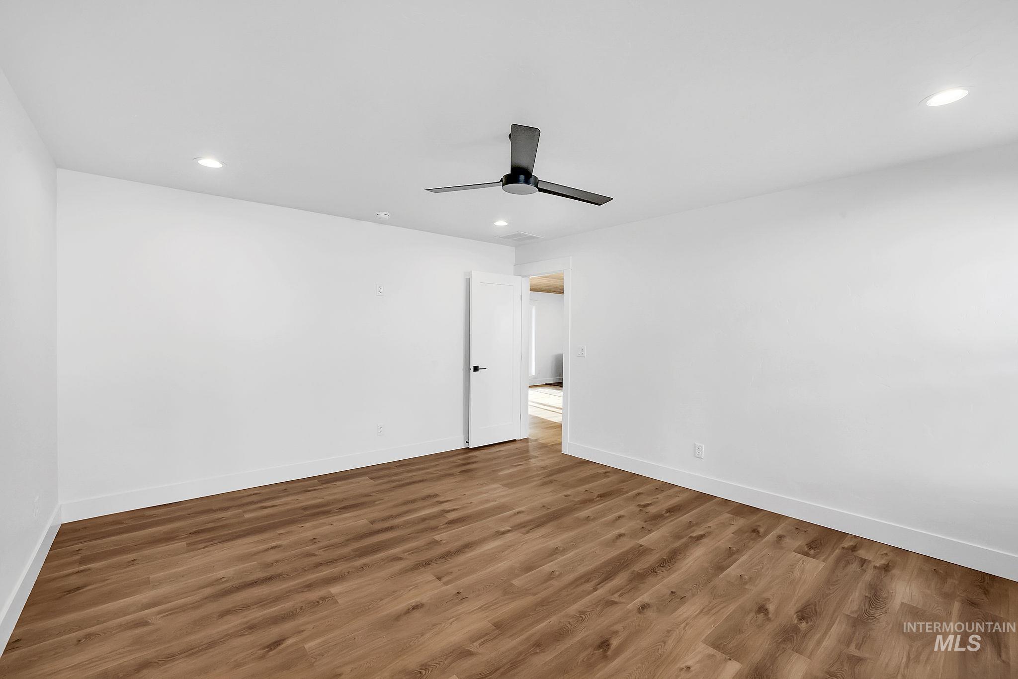 204 W Mill St, Cascade, Idaho 83611, 3 Bedrooms, 2 Bathrooms, Residential For Sale, Price $560,000,MLS 98965798