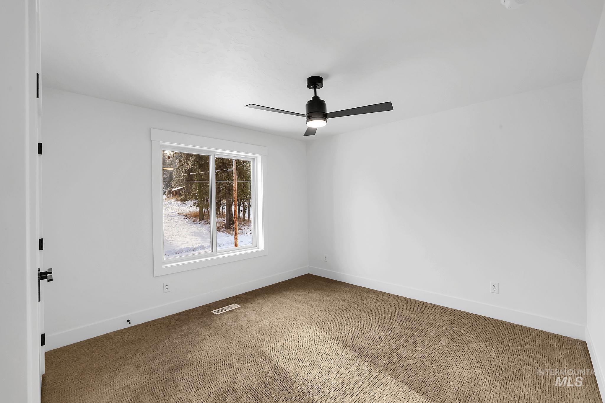 204 W Mill St, Cascade, Idaho 83611, 3 Bedrooms, 2 Bathrooms, Residential For Sale, Price $560,000,MLS 98965798