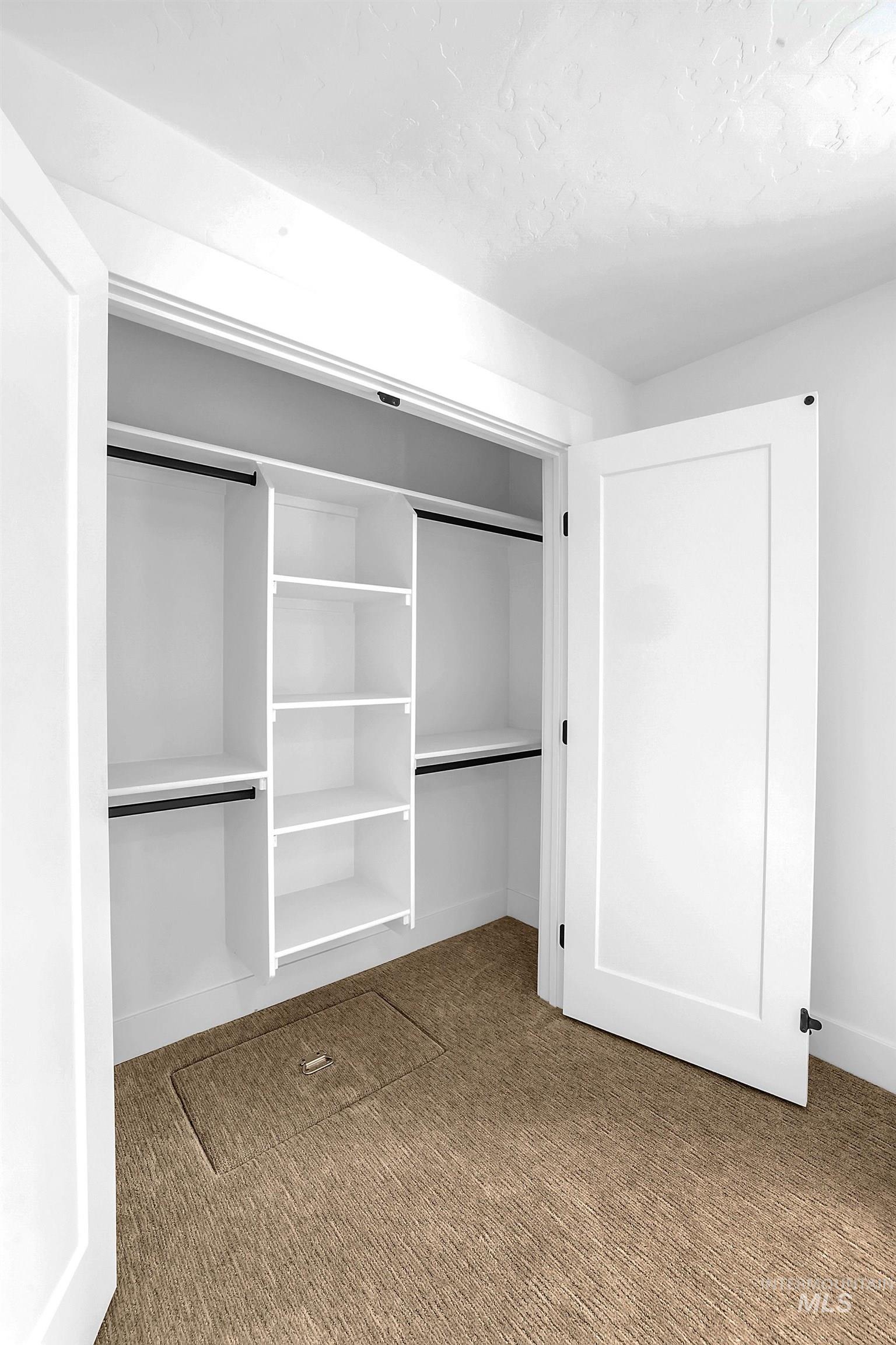 204 W Mill St, Cascade, Idaho 83611, 3 Bedrooms, 2 Bathrooms, Residential For Sale, Price $560,000,MLS 98965798