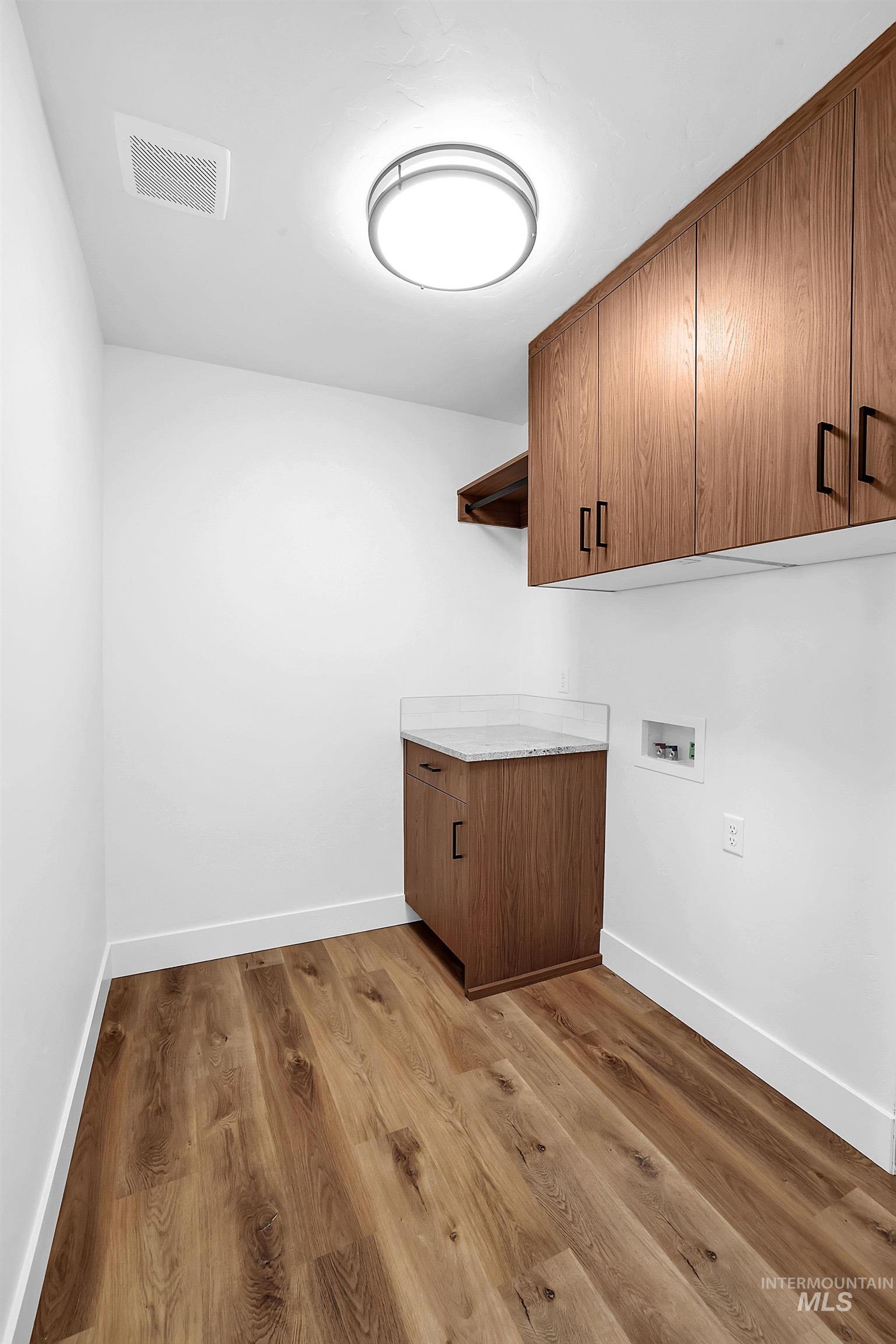 204 W Mill St, Cascade, Idaho 83611, 3 Bedrooms, 2 Bathrooms, Residential For Sale, Price $560,000,MLS 98965798