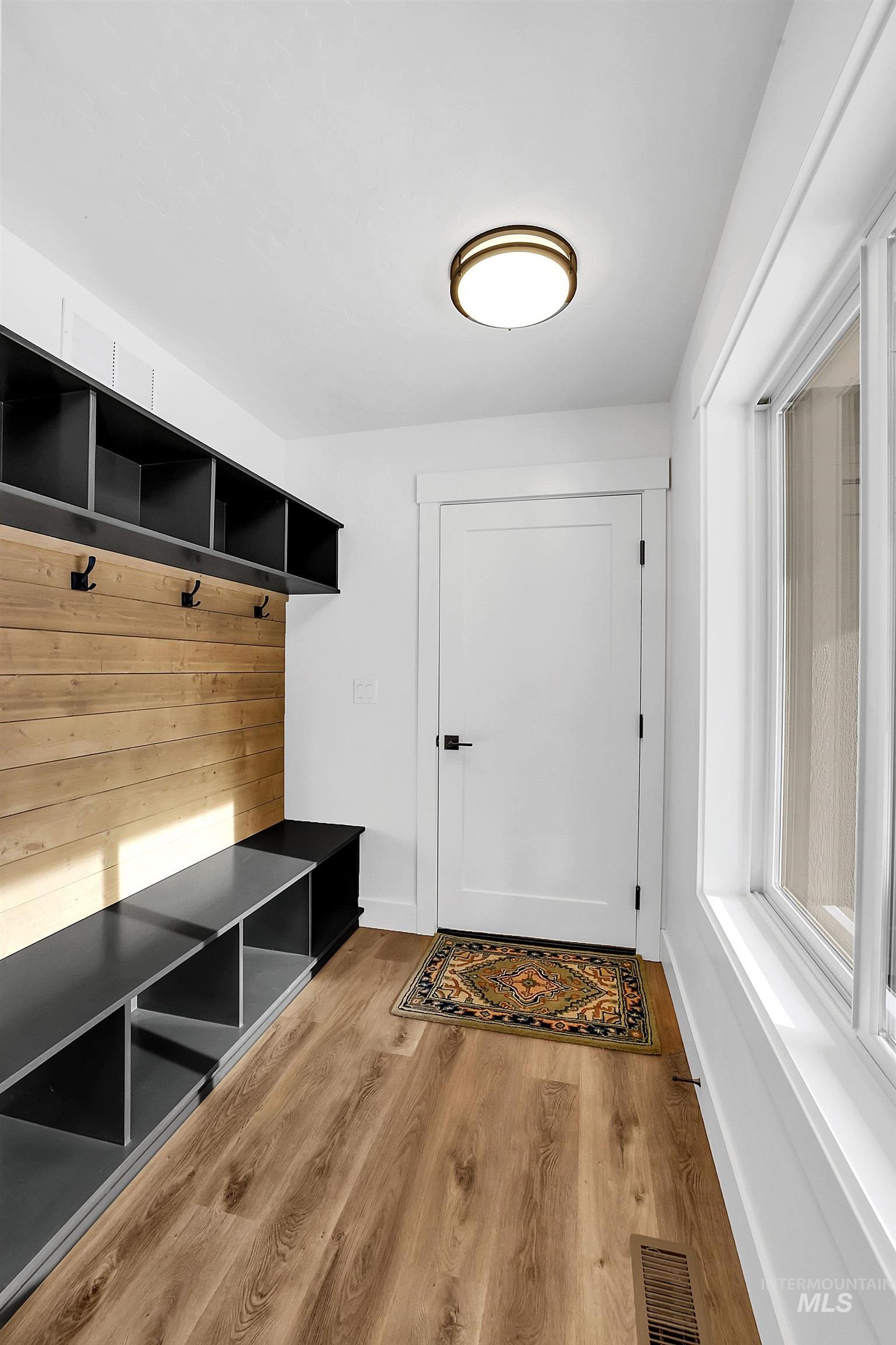 204 W Mill St, Cascade, Idaho 83611, 3 Bedrooms, 2 Bathrooms, Residential For Sale, Price $560,000,MLS 98965798