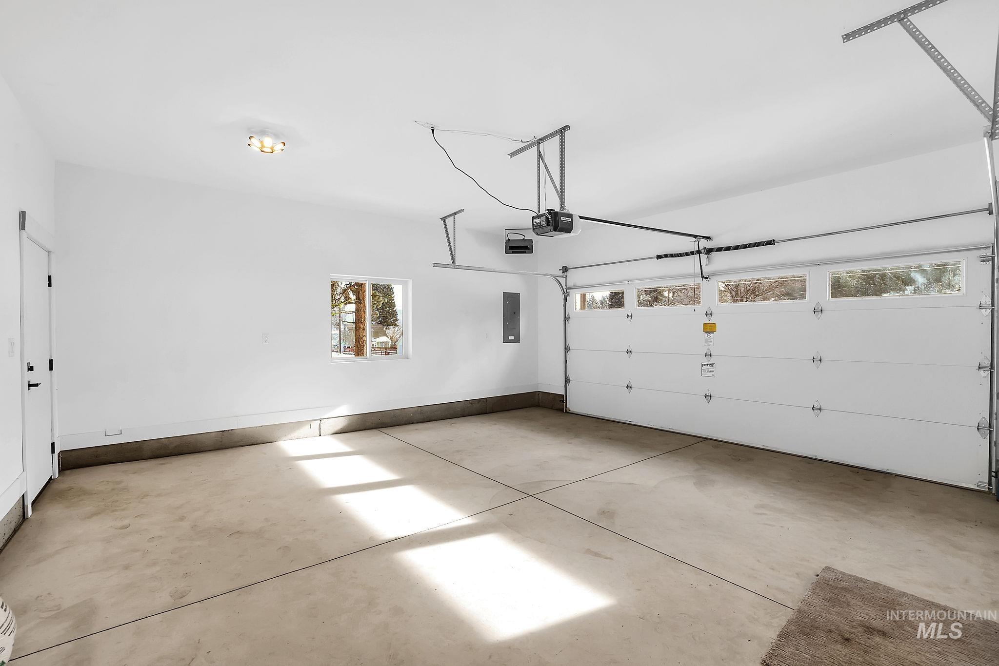 204 W Mill St, Cascade, Idaho 83611, 3 Bedrooms, 2 Bathrooms, Residential For Sale, Price $560,000,MLS 98965798