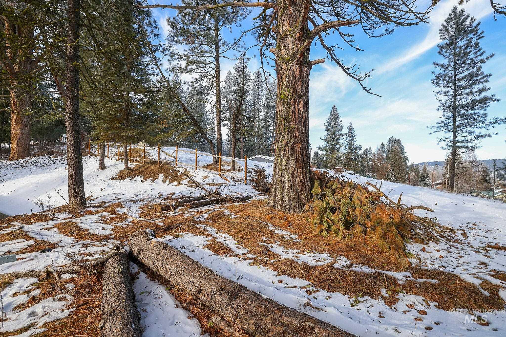 204 W Mill St, Cascade, Idaho 83611, 3 Bedrooms, 2 Bathrooms, Residential For Sale, Price $560,000,MLS 98965798