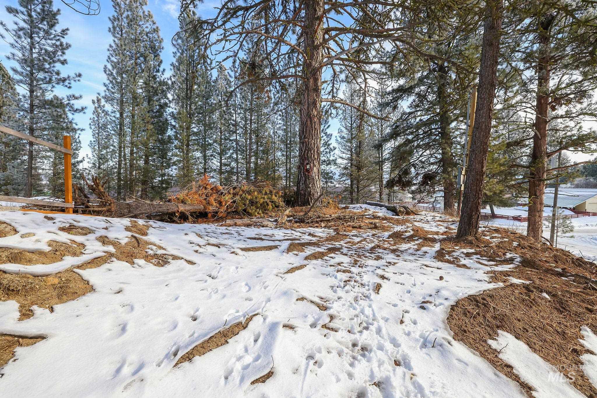 204 W Mill St, Cascade, Idaho 83611, 3 Bedrooms, 2 Bathrooms, Residential For Sale, Price $560,000,MLS 98965798