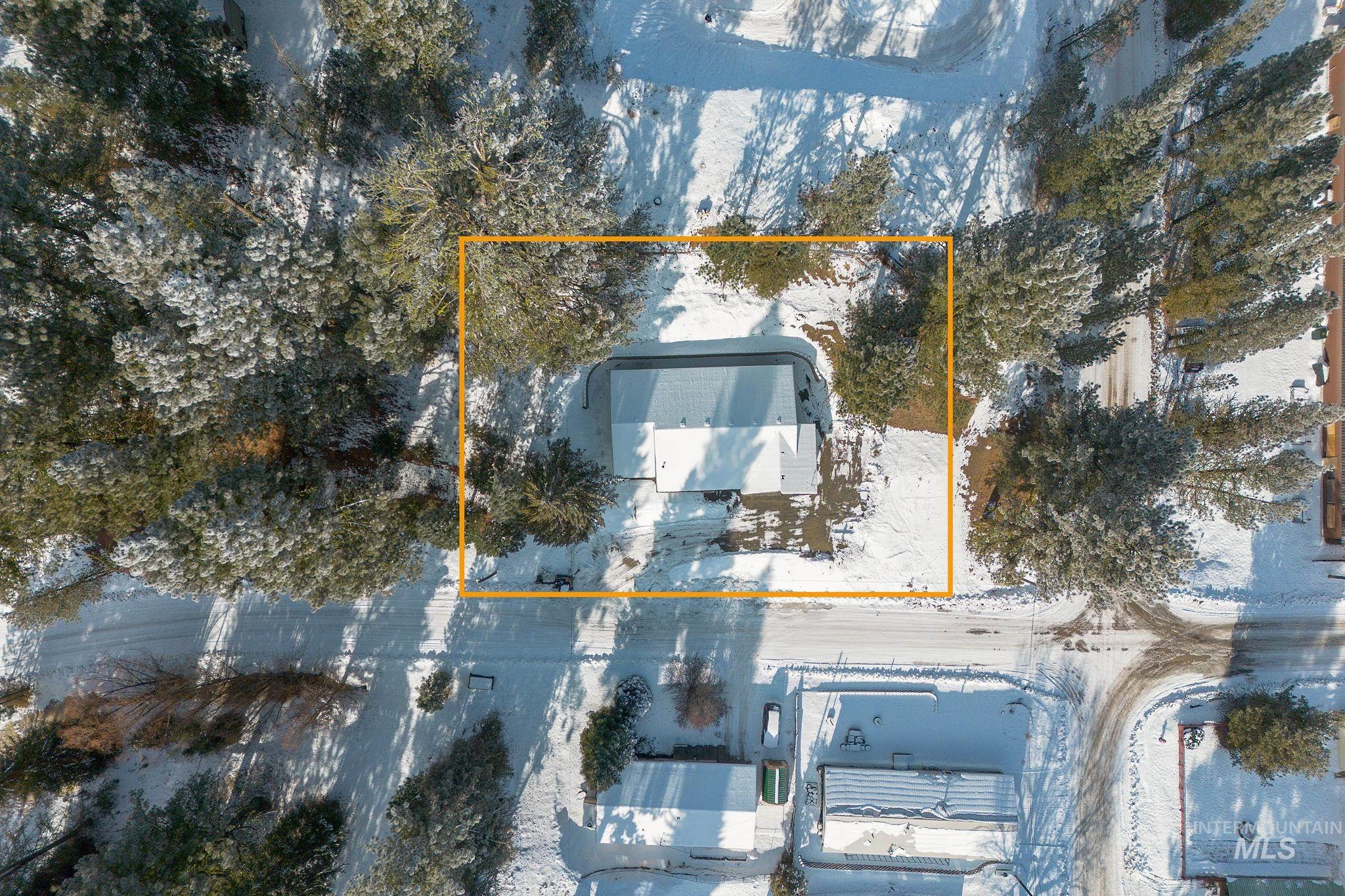 204 W Mill St, Cascade, Idaho 83611, 3 Bedrooms, 2 Bathrooms, Residential For Sale, Price $560,000,MLS 98965798