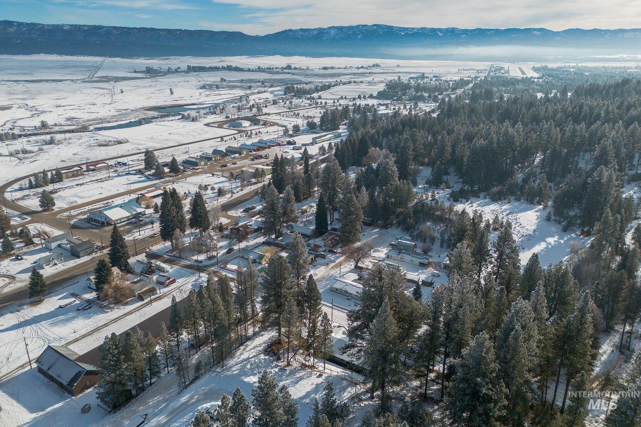 204 W Mill St, Cascade, Idaho 83611, 3 Bedrooms, 2 Bathrooms, Residential For Sale, Price $560,000,MLS 98965798