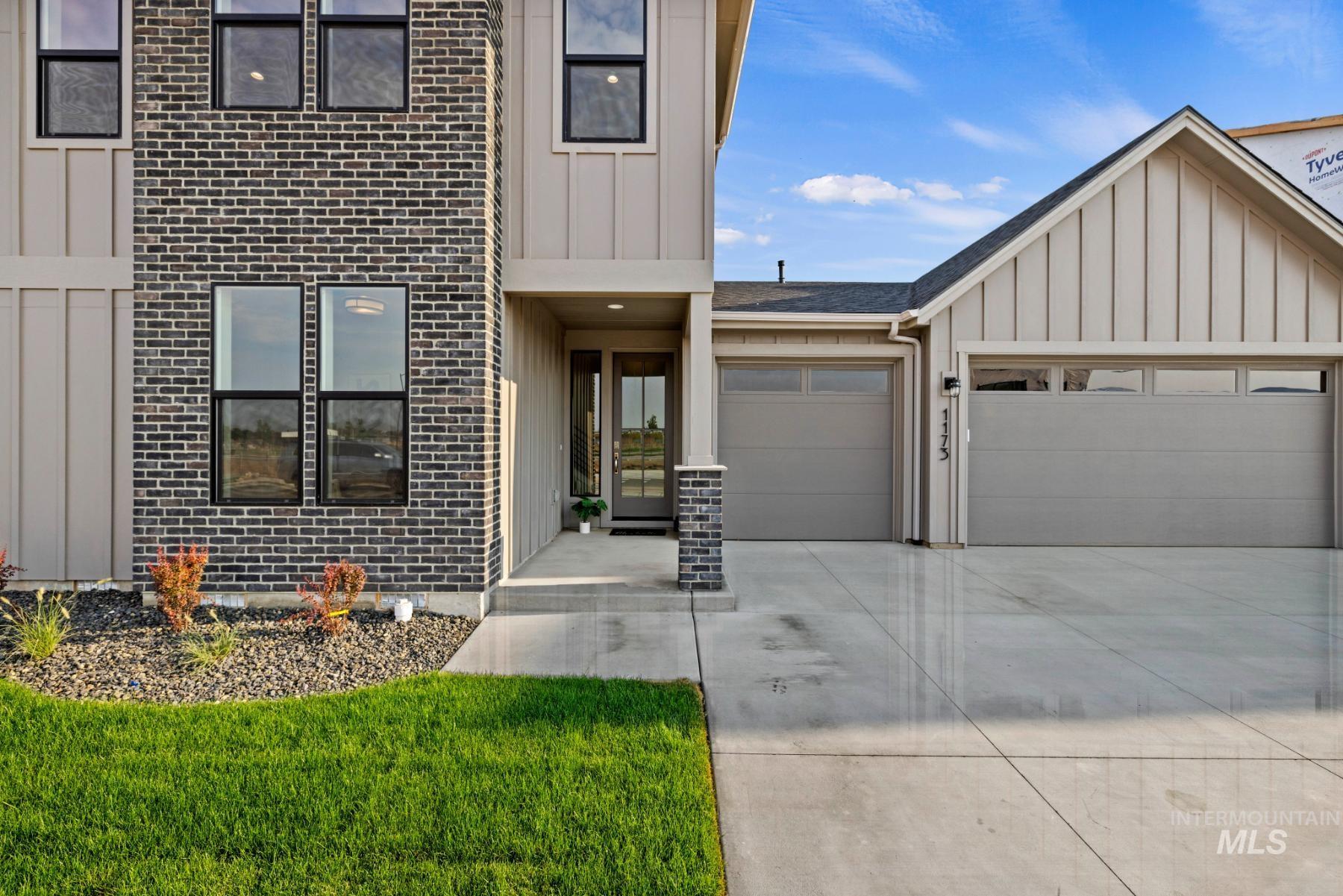 1041 W Malbar St., Meridian, Idaho 83646, 4 Bedrooms, 3 Bathrooms, Residential For Sale, Price $874,900,MLS 98965804