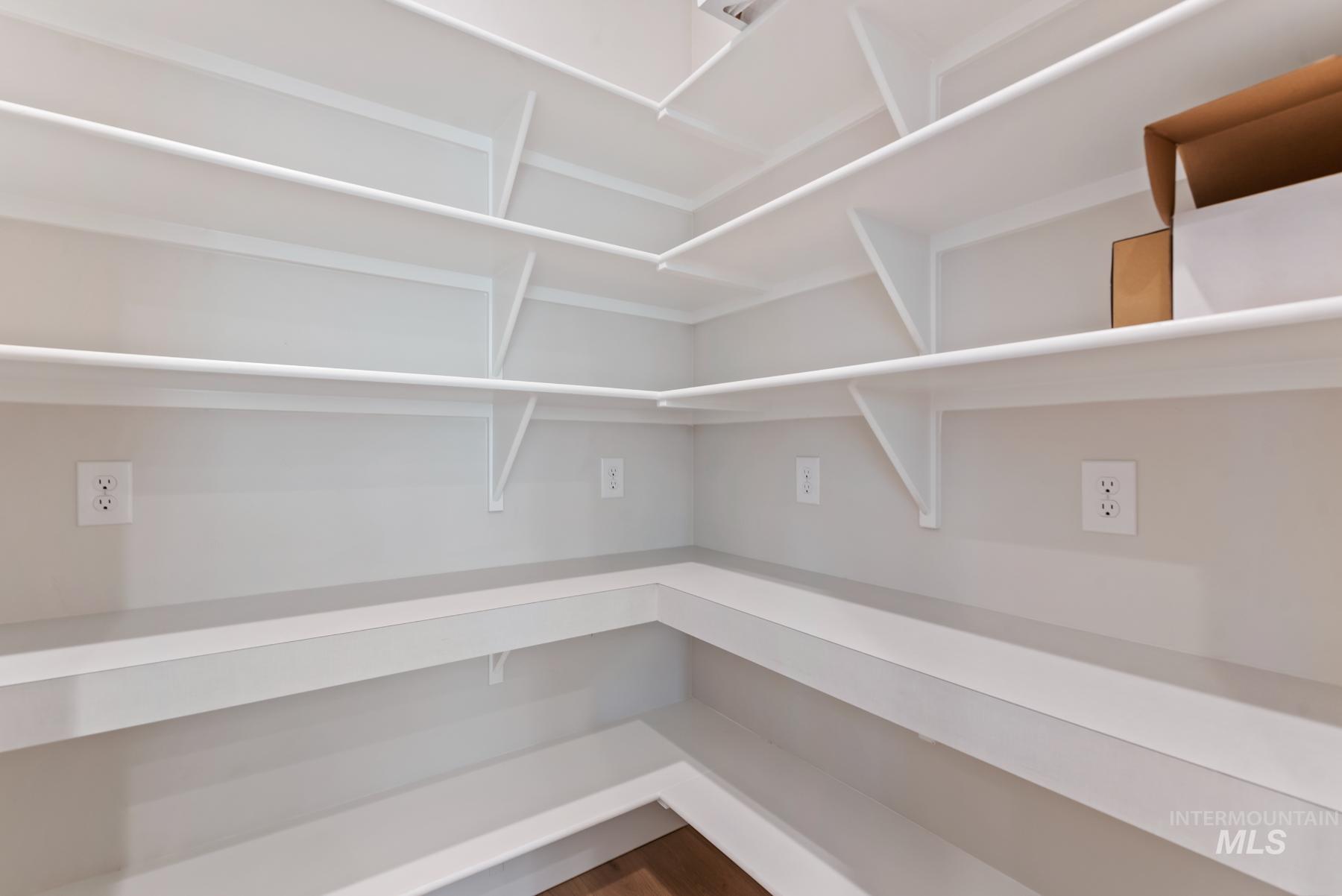 967 W Malbar St., Meridian, Idaho 83646, 3 Bedrooms, 2 Bathrooms, Residential For Sale, Price $759,900,MLS 98965805