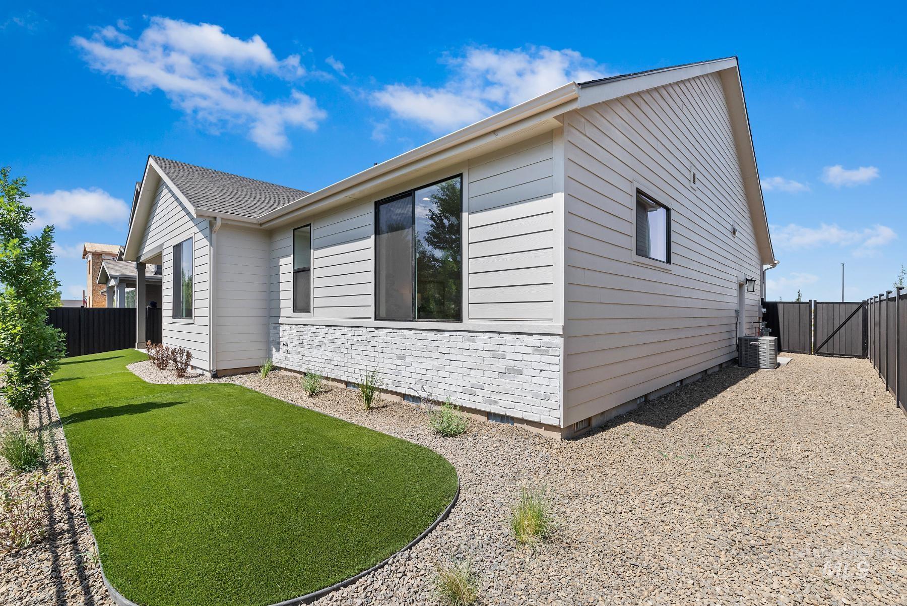 967 W Malbar St., Meridian, Idaho 83646, 3 Bedrooms, 2 Bathrooms, Residential For Sale, Price $759,900,MLS 98965805