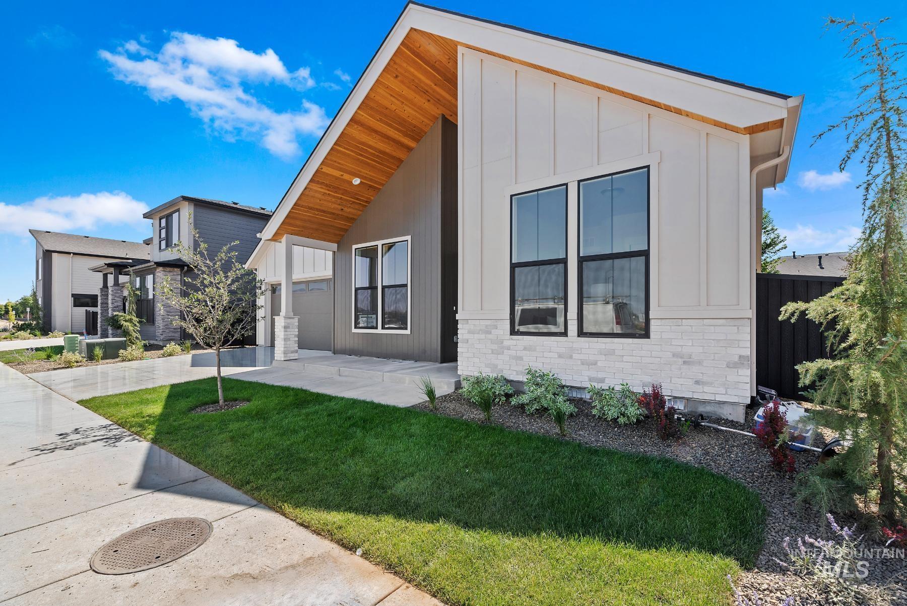 967 W Malbar St., Meridian, Idaho 83646, 3 Bedrooms, 2 Bathrooms, Residential For Sale, Price $759,900,MLS 98965805