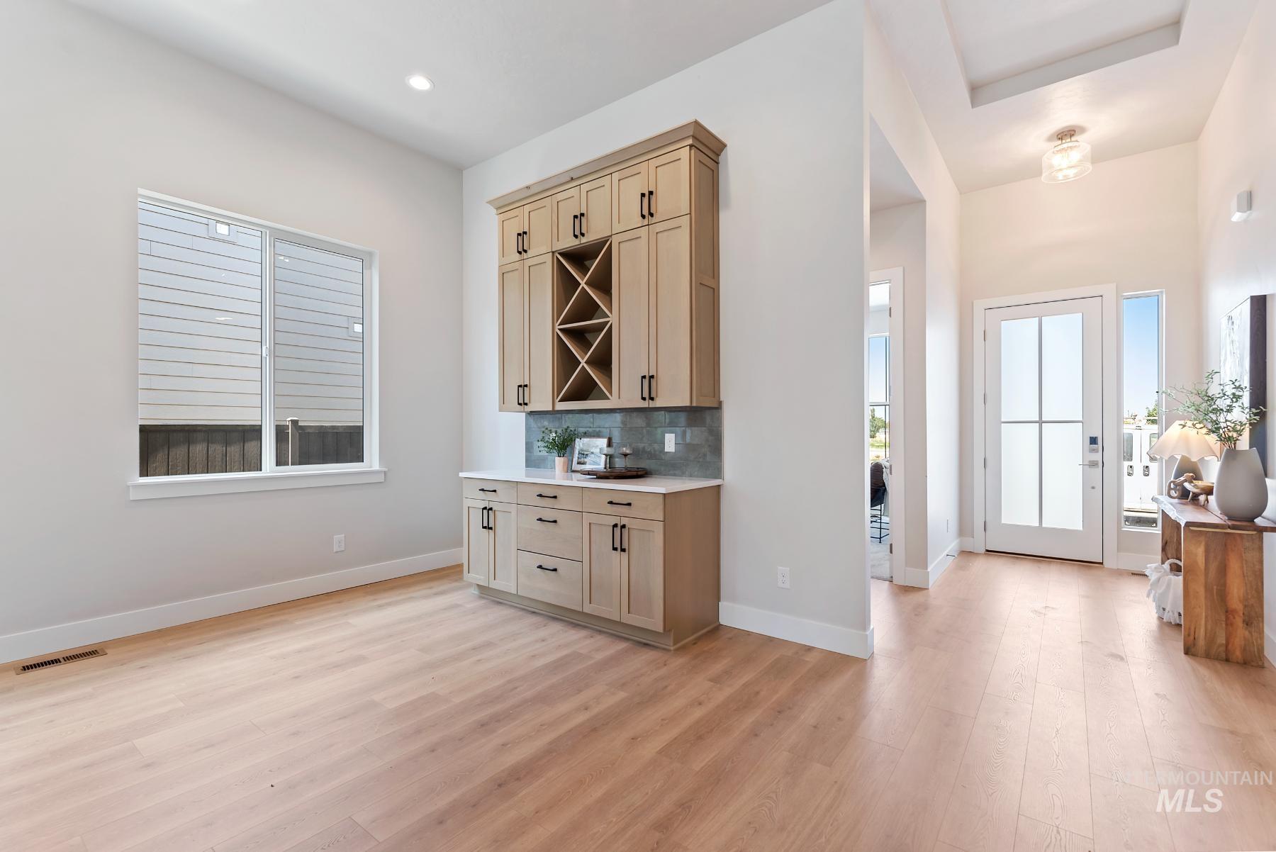 967 W Malbar St., Meridian, Idaho 83646, 3 Bedrooms, 2 Bathrooms, Residential For Sale, Price $759,900,MLS 98965805