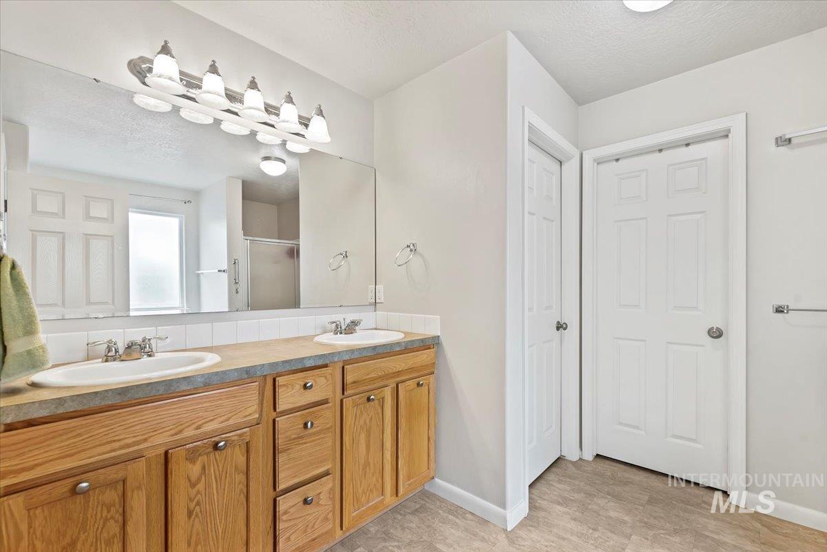 16608 Old Friendship Way, Caldwell, Idaho 83607, 4 Bedrooms, 2 Bathrooms, Residential For Sale, Price $445,900,MLS 98965806