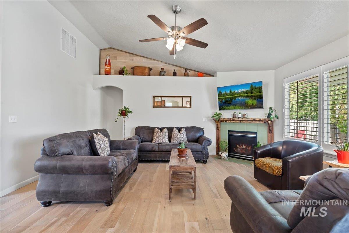 16608 Old Friendship Way, Caldwell, Idaho 83607, 4 Bedrooms, 2 Bathrooms, Residential For Sale, Price $445,900,MLS 98965806