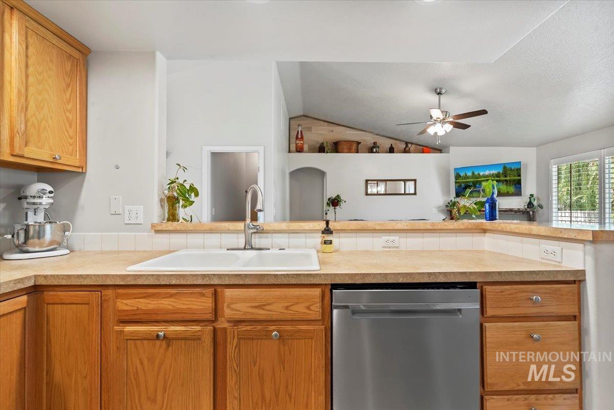 16608 Old Friendship Way, Caldwell, Idaho 83607, 4 Bedrooms, 2 Bathrooms, Residential For Sale, Price $445,900,MLS 98965806