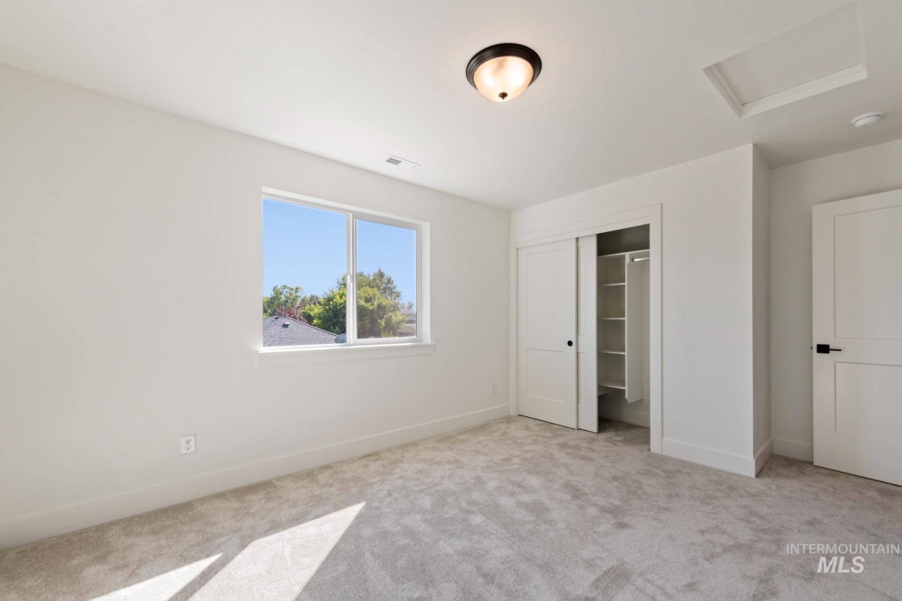 945 W Malbar St, Meridian, Idaho 83646, 5 Bedrooms, 3 Bathrooms, Residential For Sale, Price $735,900,MLS 98965809