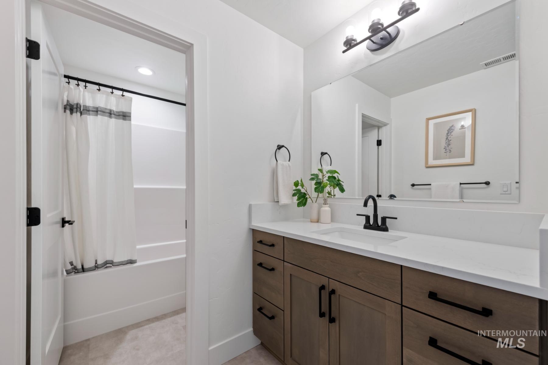 945 W Malbar St, Meridian, Idaho 83646, 5 Bedrooms, 3 Bathrooms, Residential For Sale, Price $735,900,MLS 98965809