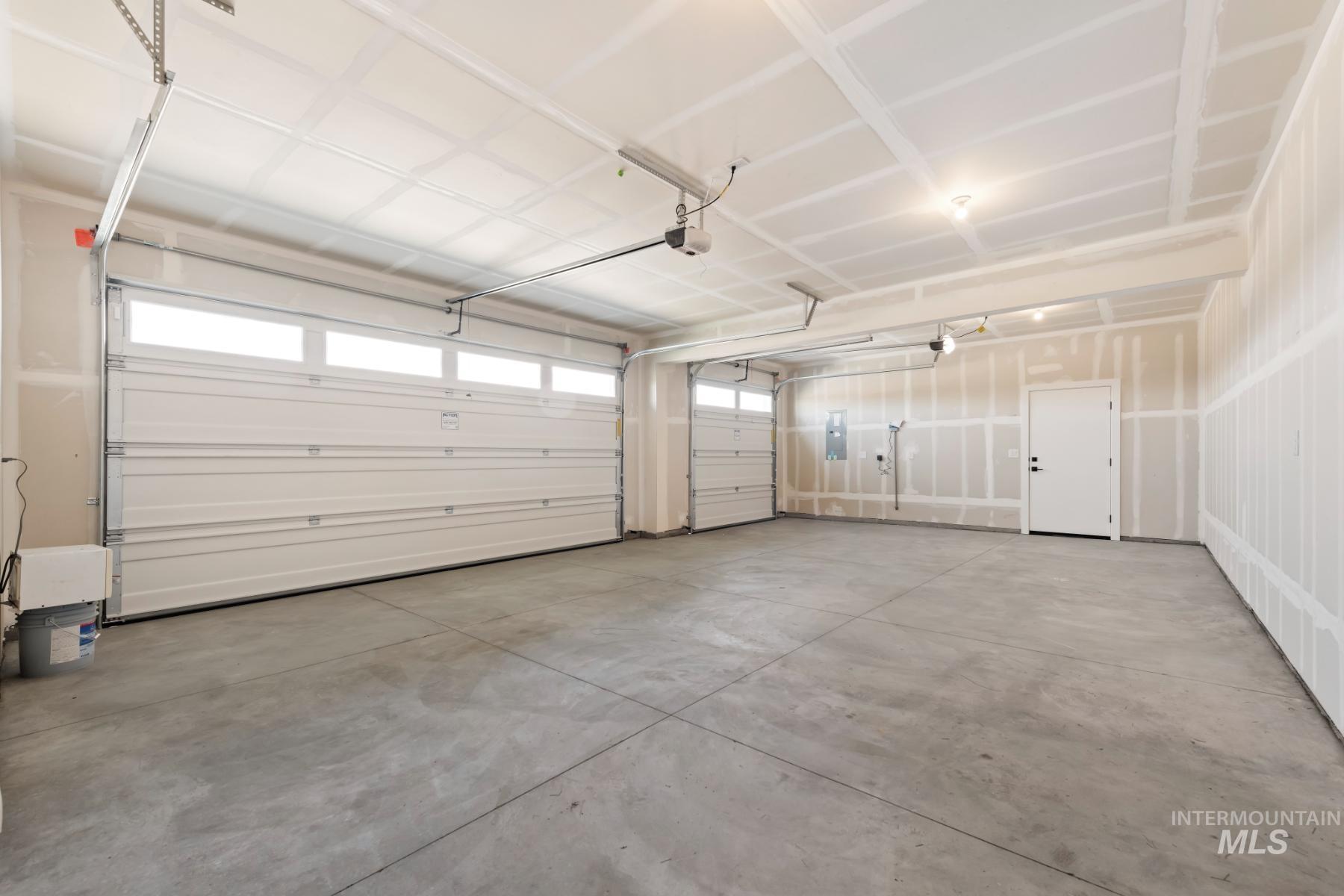 945 W Malbar St, Meridian, Idaho 83646, 5 Bedrooms, 3 Bathrooms, Residential For Sale, Price $735,900,MLS 98965809