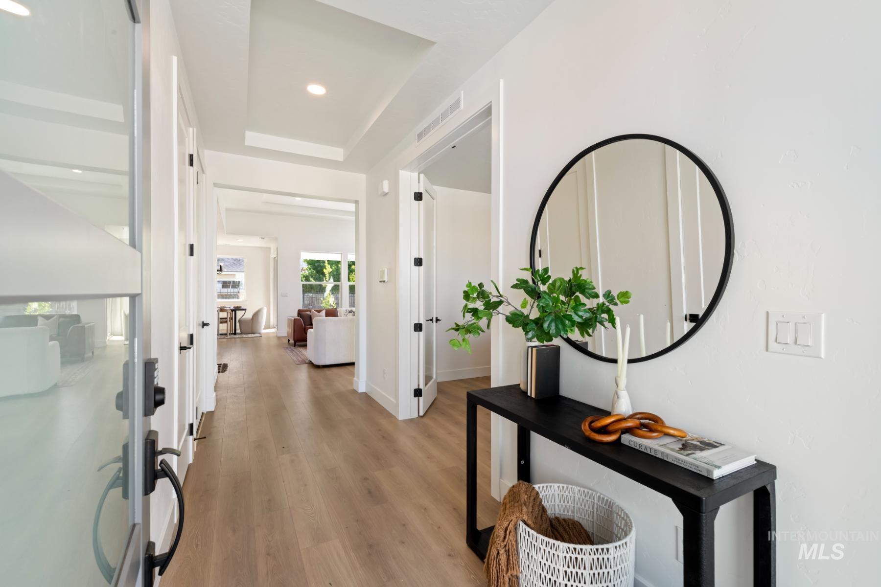 945 W Malbar St, Meridian, Idaho 83646, 5 Bedrooms, 3 Bathrooms, Residential For Sale, Price $735,900,MLS 98965809