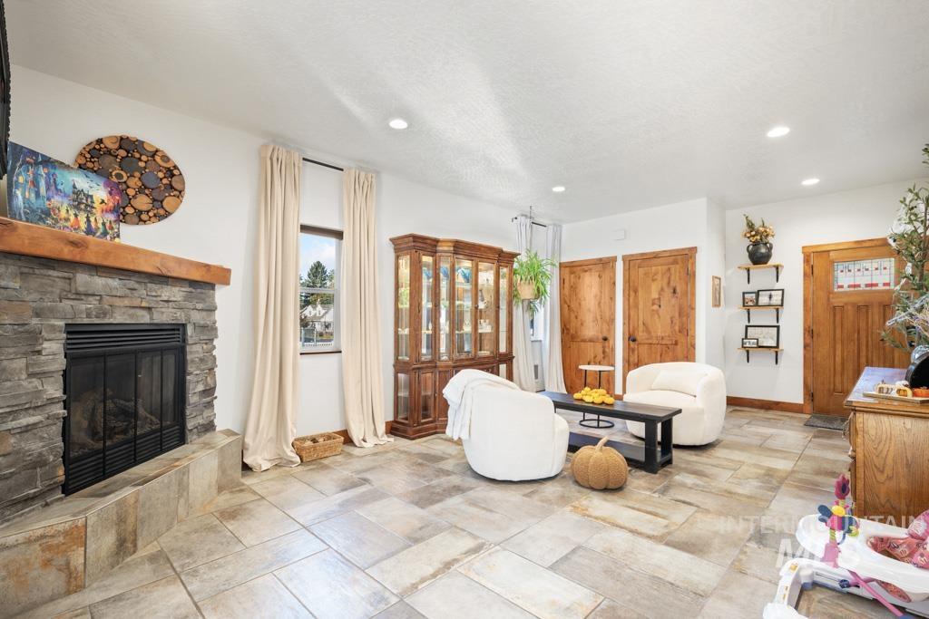 417 E E St, Moscow, Idaho 83843, 4 Bedrooms, 3 Bathrooms, Residential For Sale, Price $624,000,MLS 98965819