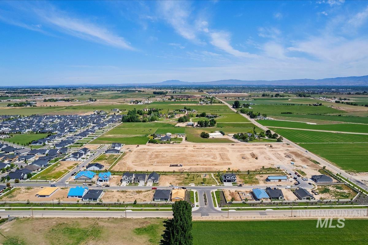 9440 S Egg Harbor Ave, Kuna, Idaho 83634, 6 Bedrooms, 4.5 Bathrooms, Residential For Sale, Price $724,900,MLS 98965824