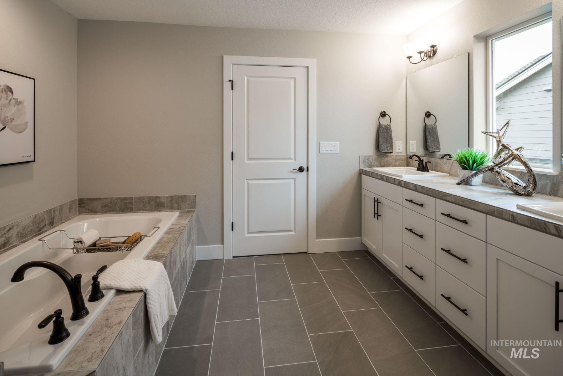 881 W Malbar St., Meridian, Idaho 83646, 4 Bedrooms, 3.5 Bathrooms, Residential For Sale, Price $764,900,MLS 98965825