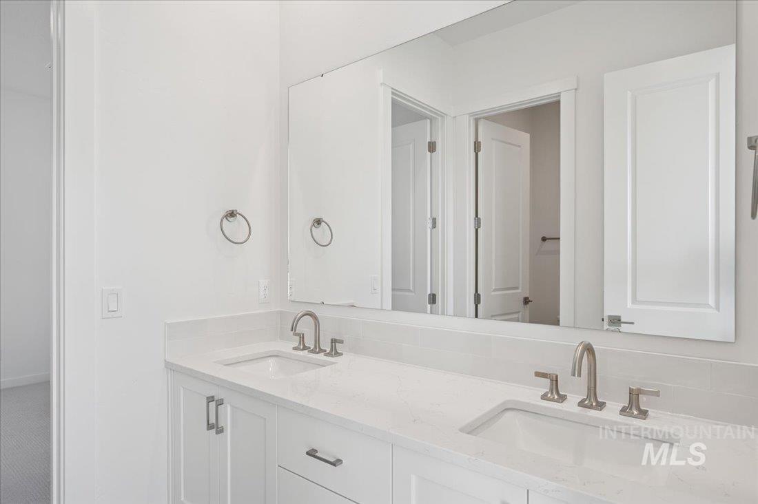 5266 W McNair St, Meridian, Idaho 83646, 4 Bedrooms, 3 Bathrooms, Residential For Sale, Price $639,000,MLS 98965832