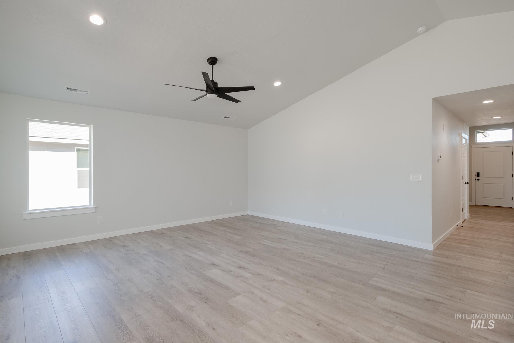 2433 N Silver Wolf Ave, Star, Idaho 83669, 4 Bedrooms, 2 Bathrooms, Residential For Sale, Price $494,990,MLS 98965839