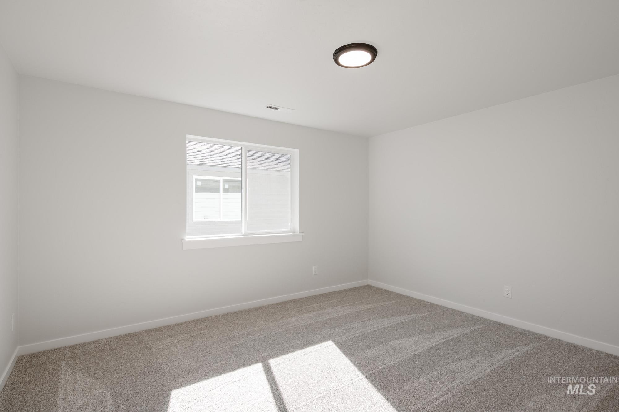 2433 N Silver Wolf Ave, Star, Idaho 83669, 4 Bedrooms, 2 Bathrooms, Residential For Sale, Price $494,990,MLS 98965839