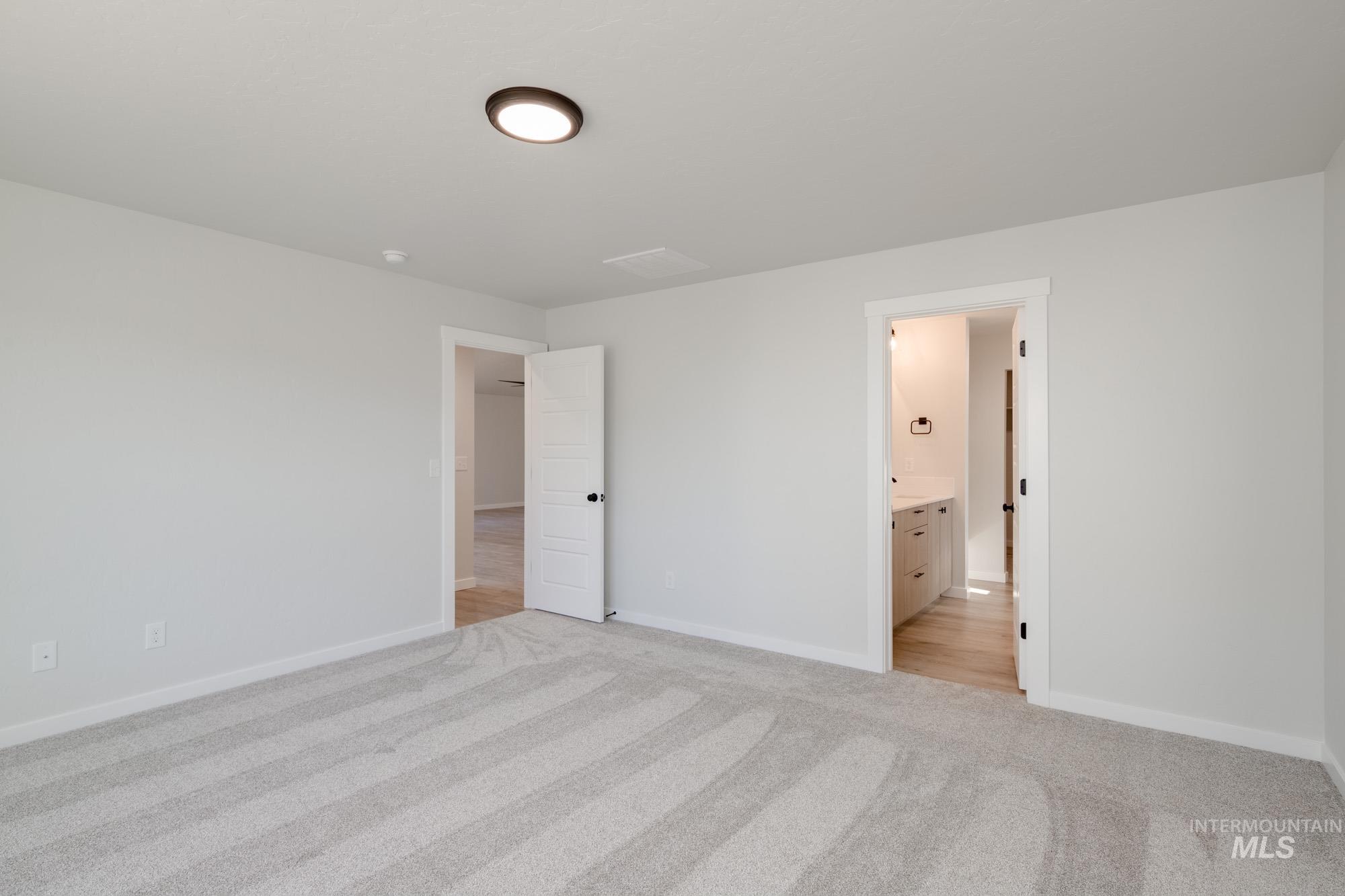 2433 N Silver Wolf Ave, Star, Idaho 83669, 4 Bedrooms, 2 Bathrooms, Residential For Sale, Price $494,990,MLS 98965839