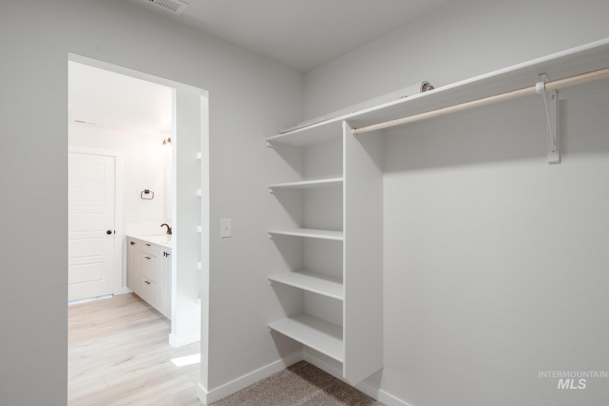 2433 N Silver Wolf Ave, Star, Idaho 83669, 4 Bedrooms, 2 Bathrooms, Residential For Sale, Price $494,990,MLS 98965839