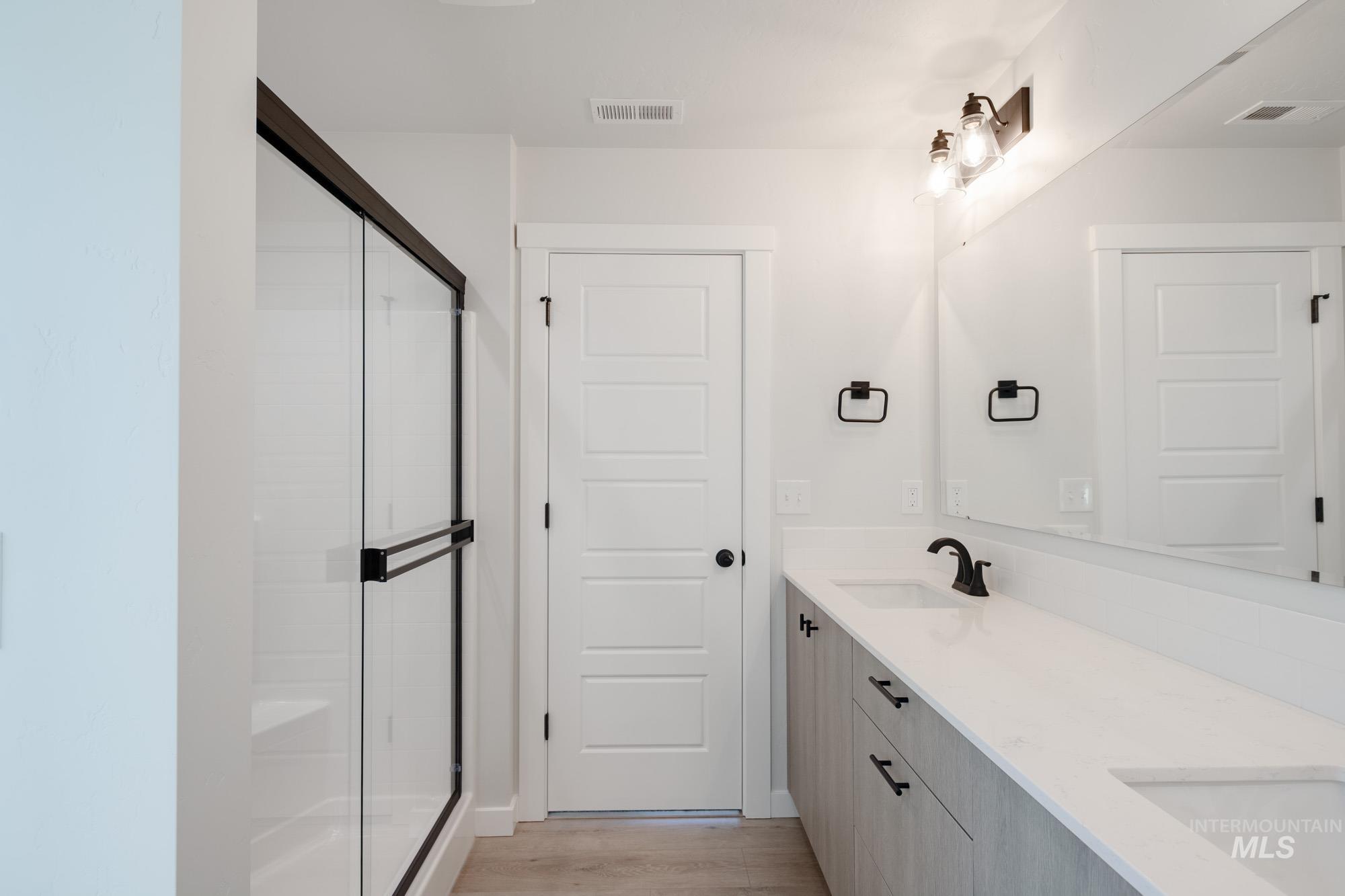 2433 N Silver Wolf Ave, Star, Idaho 83669, 4 Bedrooms, 2 Bathrooms, Residential For Sale, Price $494,990,MLS 98965839