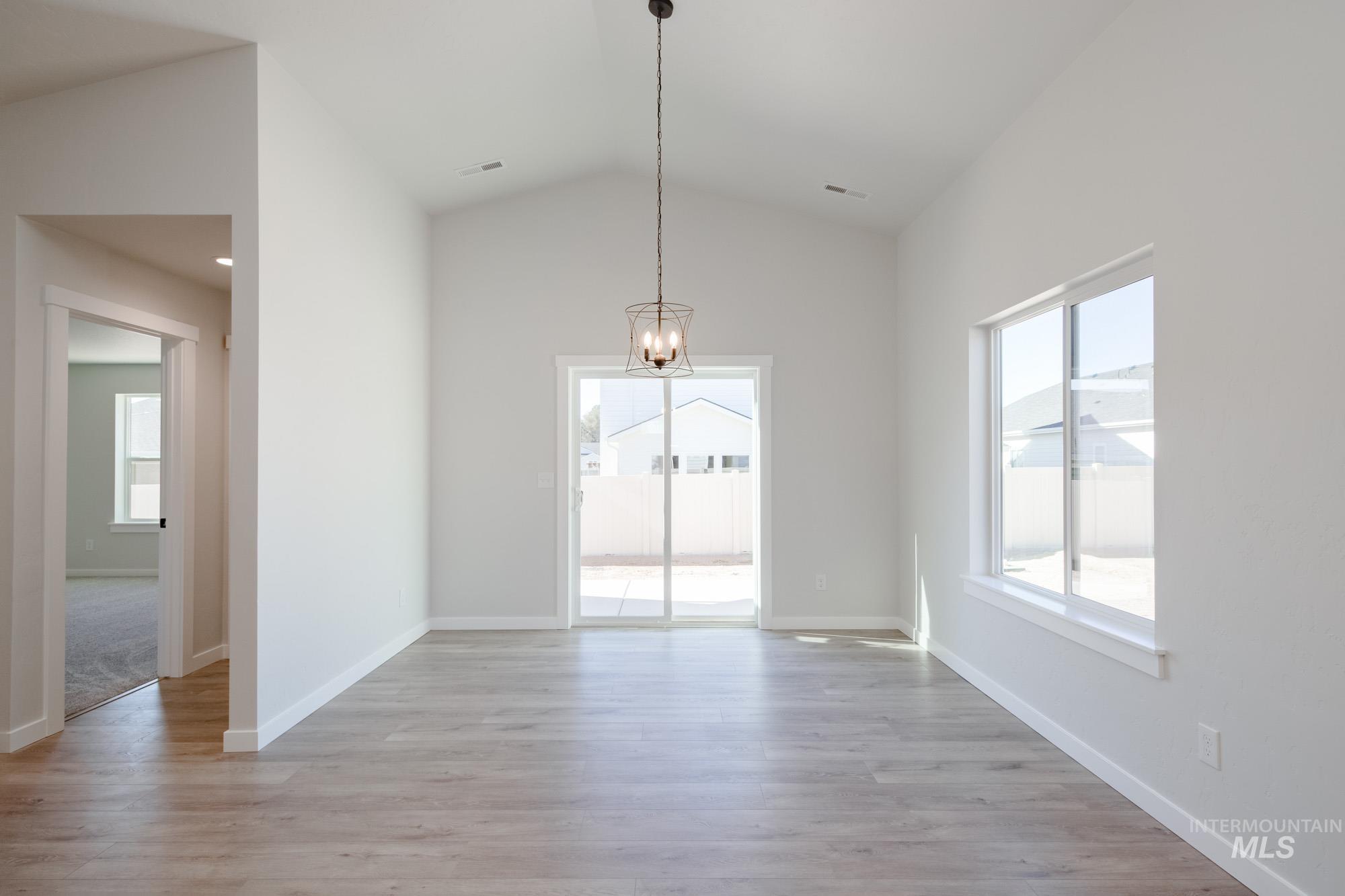 2433 N Silver Wolf Ave, Star, Idaho 83669, 4 Bedrooms, 2 Bathrooms, Residential For Sale, Price $494,990,MLS 98965839