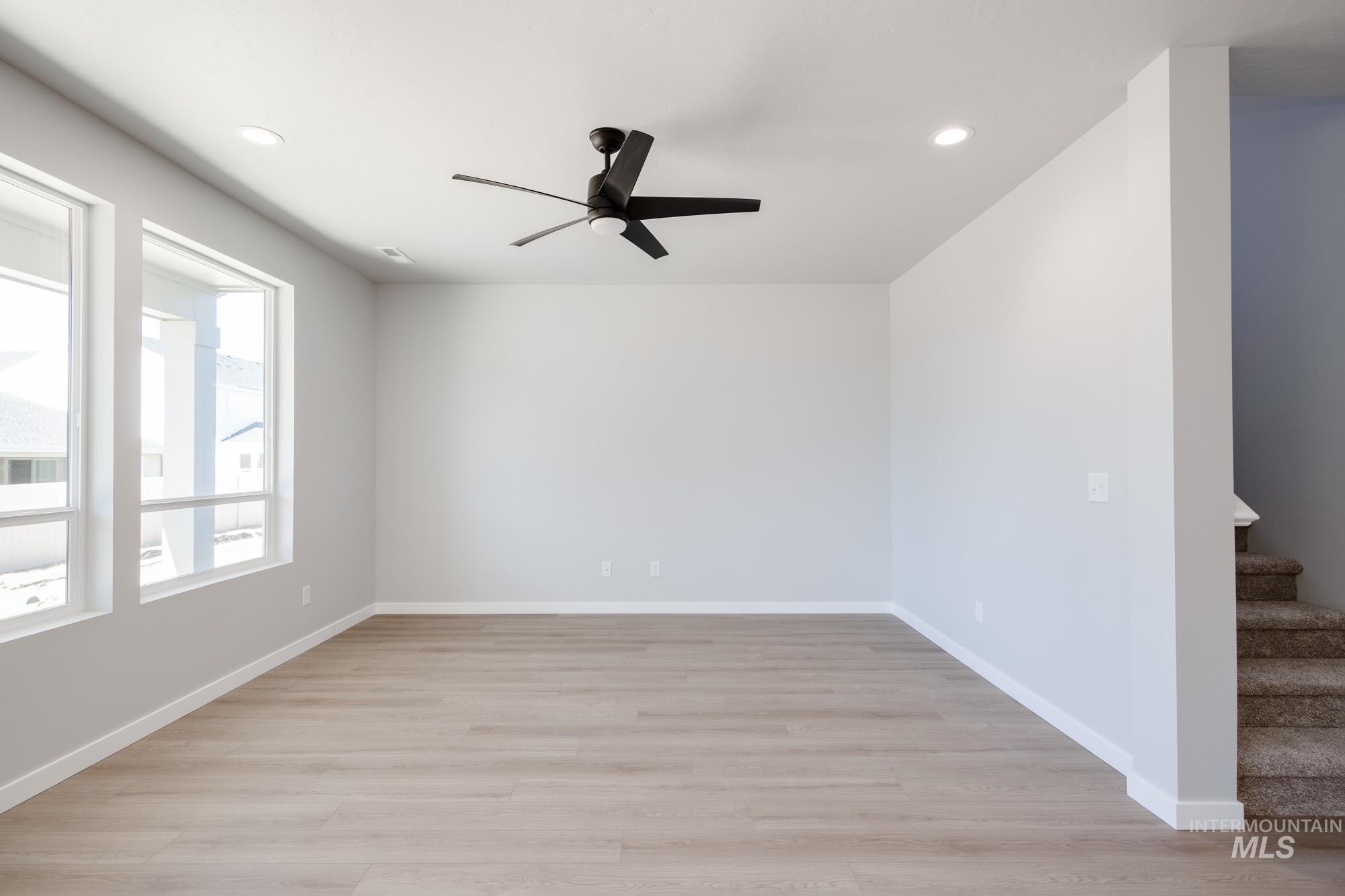 2397 N Silver Wolf Ave, Star, Idaho 83669, 4 Bedrooms, 2.5 Bathrooms, Residential For Sale, Price $554,990,MLS 98965840