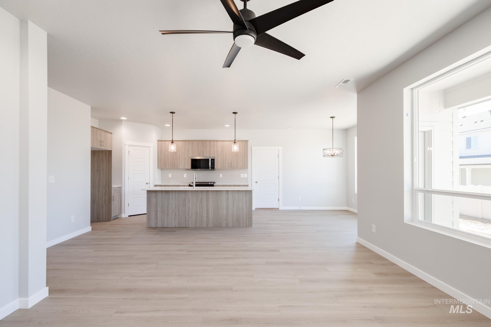 2397 N Silver Wolf Ave, Star, Idaho 83669, 4 Bedrooms, 2.5 Bathrooms, Residential For Sale, Price $554,990,MLS 98965840