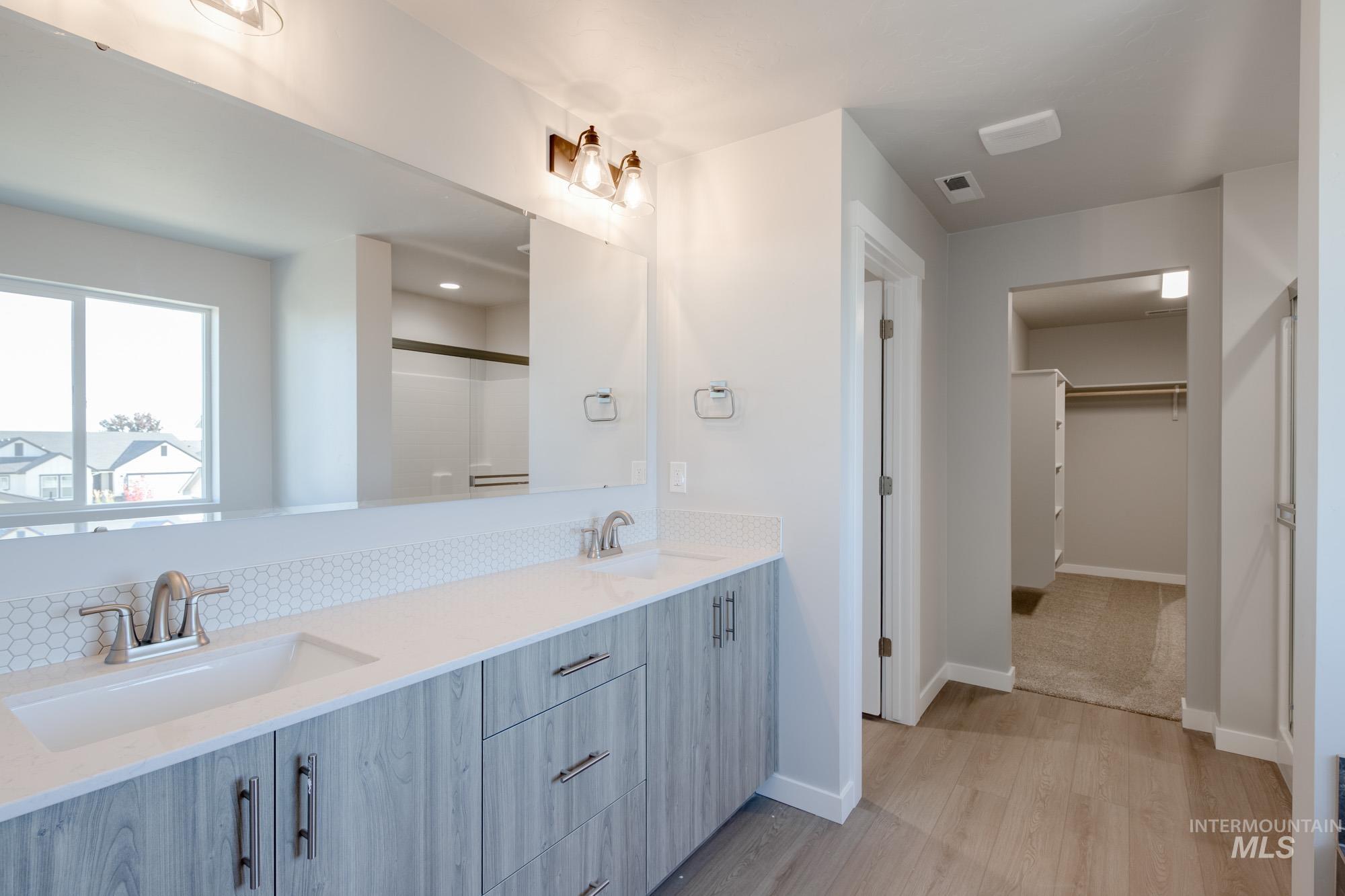 2397 N Silver Wolf Ave, Star, Idaho 83669, 4 Bedrooms, 2.5 Bathrooms, Residential For Sale, Price $554,990,MLS 98965840