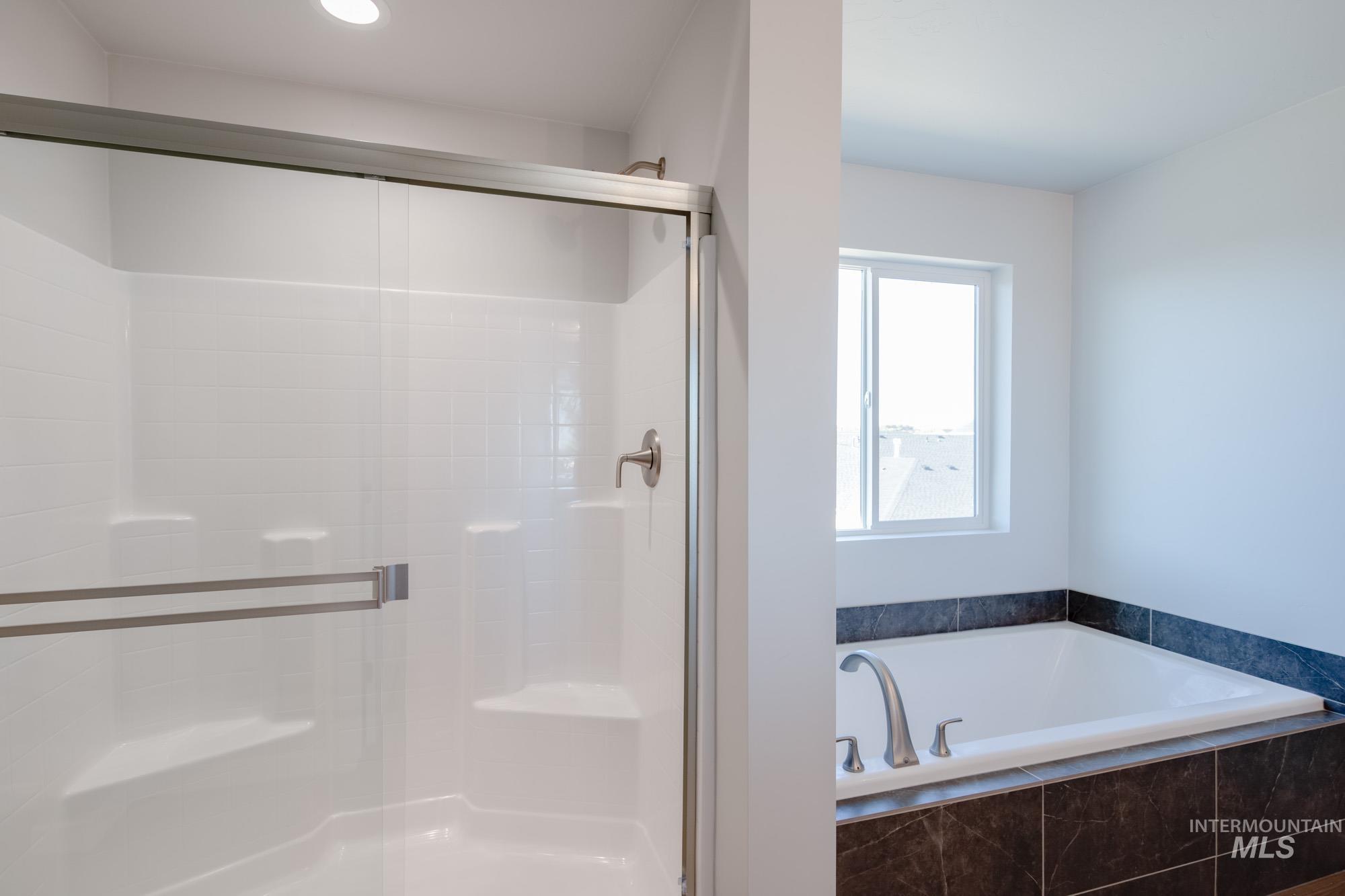 2397 N Silver Wolf Ave, Star, Idaho 83669, 4 Bedrooms, 2.5 Bathrooms, Residential For Sale, Price $554,990,MLS 98965840