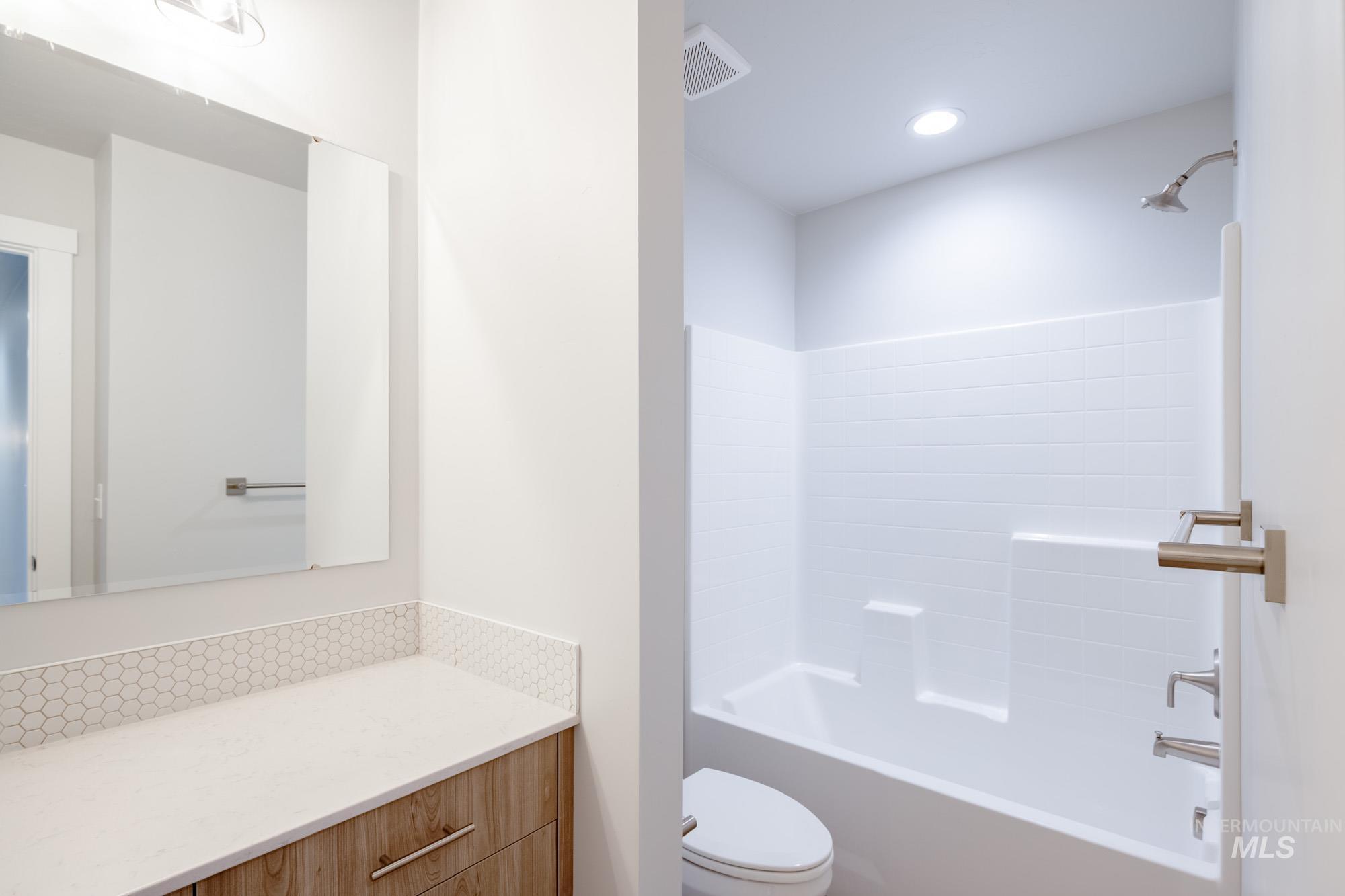 2397 N Silver Wolf Ave, Star, Idaho 83669, 4 Bedrooms, 2.5 Bathrooms, Residential For Sale, Price $554,990,MLS 98965840