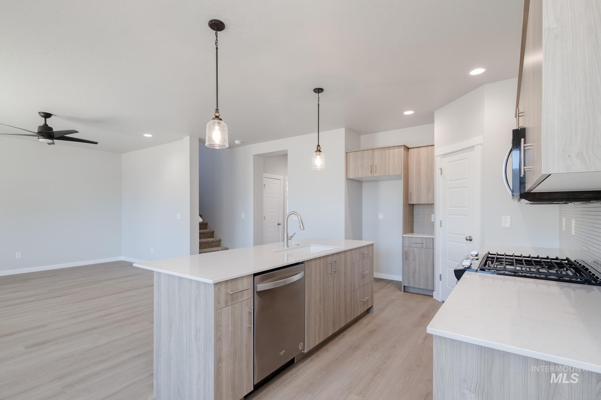 2397 N Silver Wolf Ave, Star, Idaho 83669, 4 Bedrooms, 2.5 Bathrooms, Residential For Sale, Price $554,990,MLS 98965840