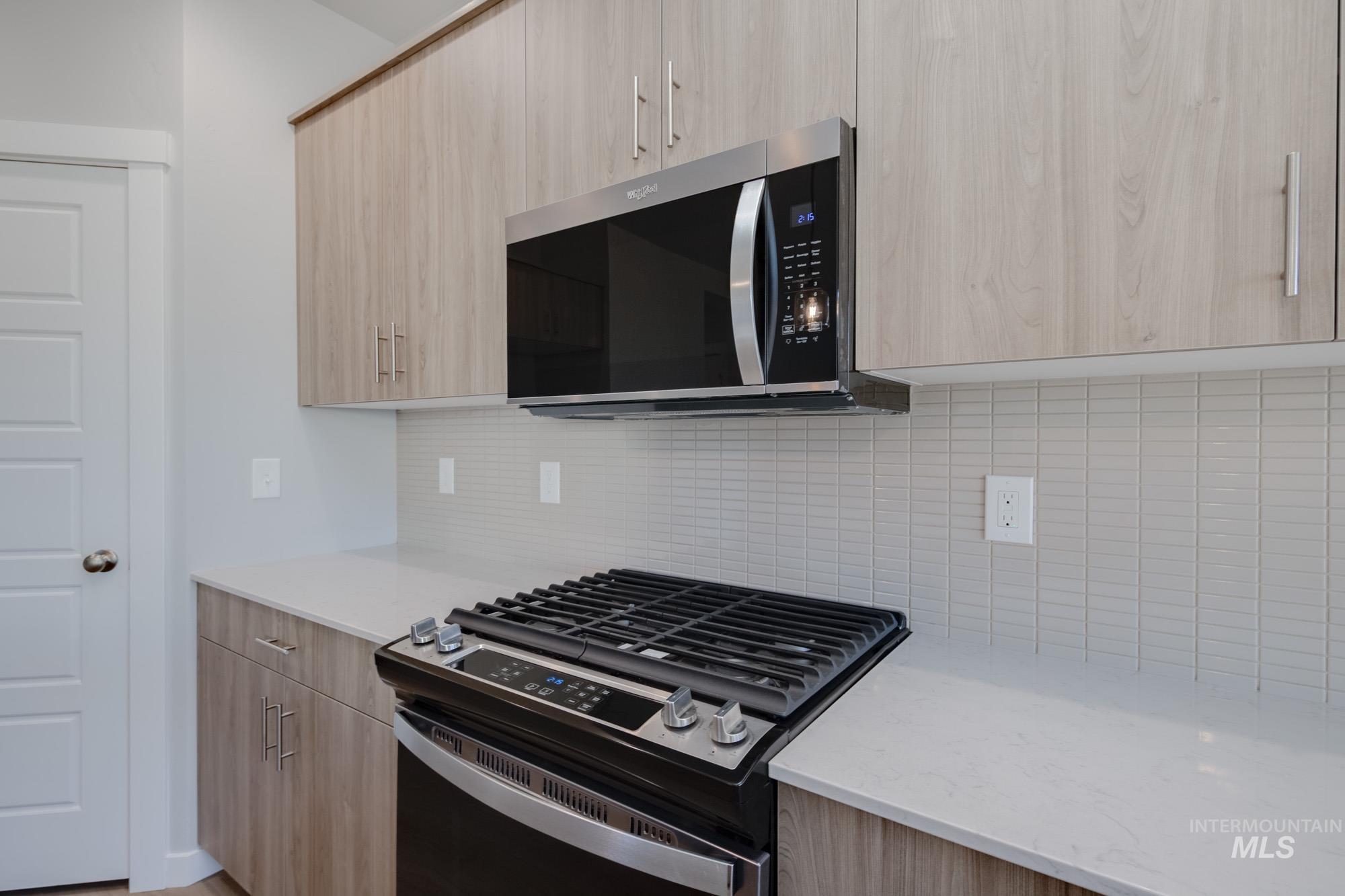 2397 N Silver Wolf Ave, Star, Idaho 83669, 4 Bedrooms, 2.5 Bathrooms, Residential For Sale, Price $554,990,MLS 98965840