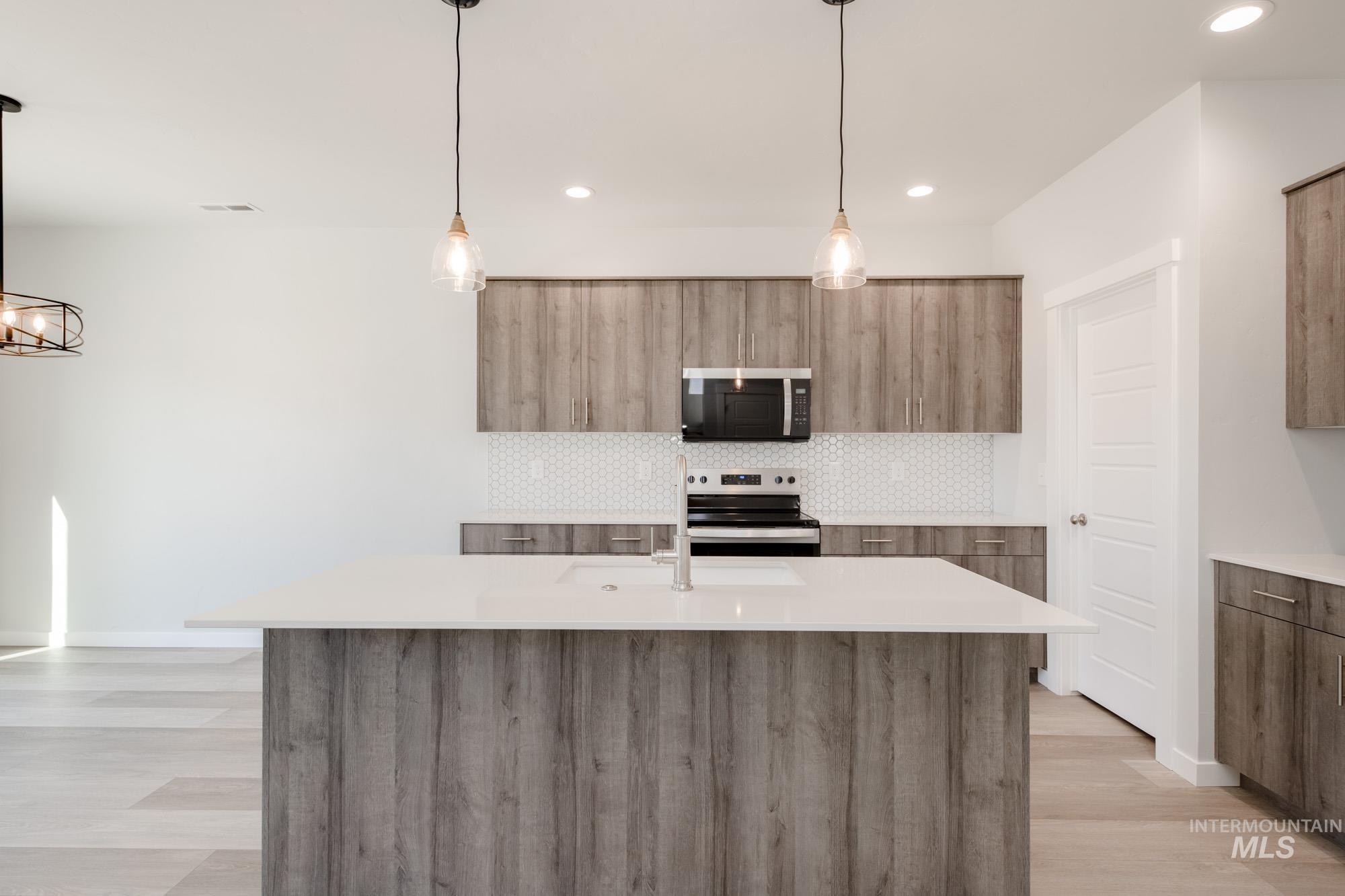 2389 N Silver Wolf Ave, Star, Idaho 83669, 3 Bedrooms, 2.5 Bathrooms, Residential For Sale, Price $458,990,MLS 98965841