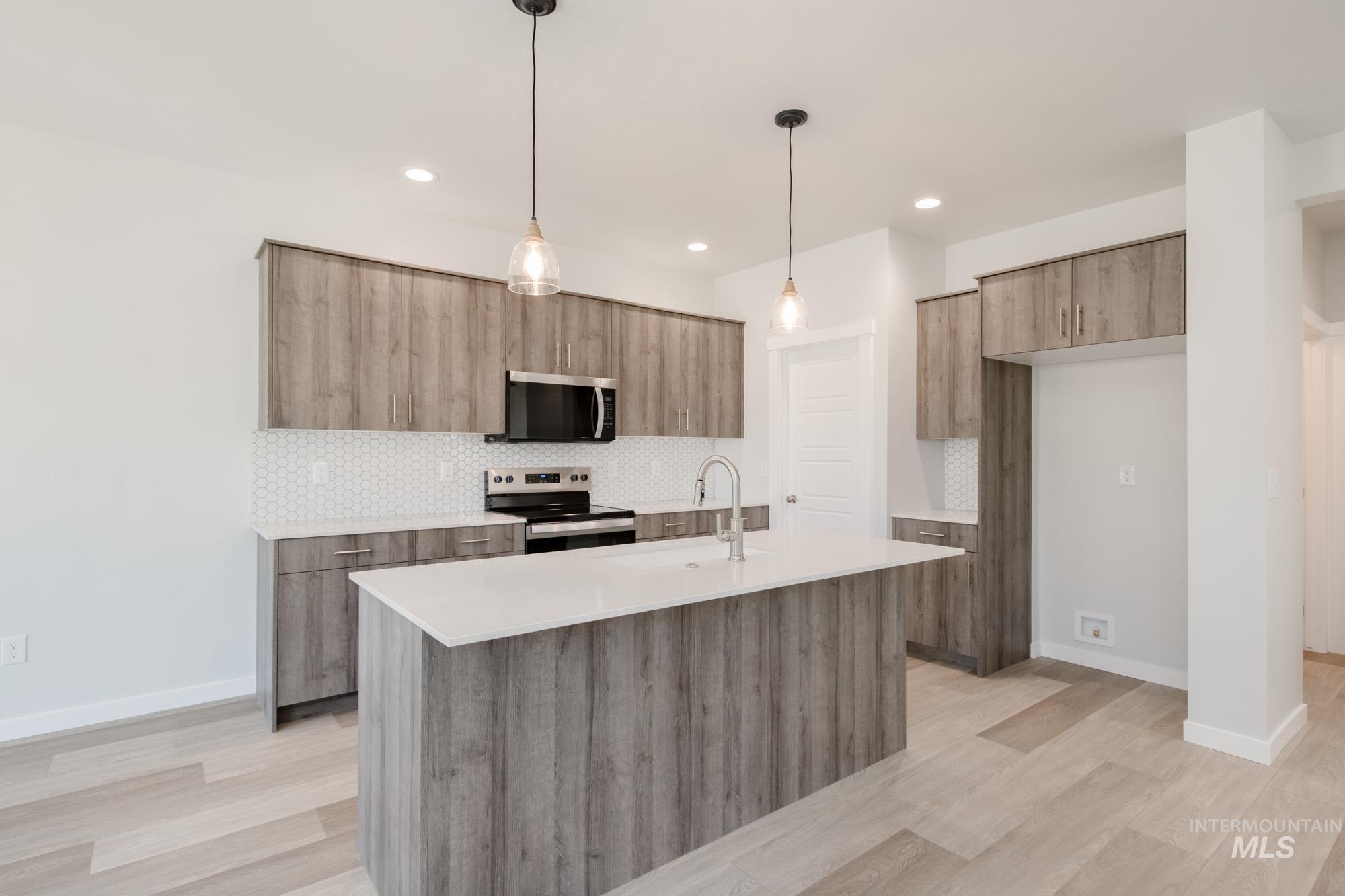 2389 N Silver Wolf Ave, Star, Idaho 83669, 3 Bedrooms, 2.5 Bathrooms, Residential For Sale, Price $458,990,MLS 98965841