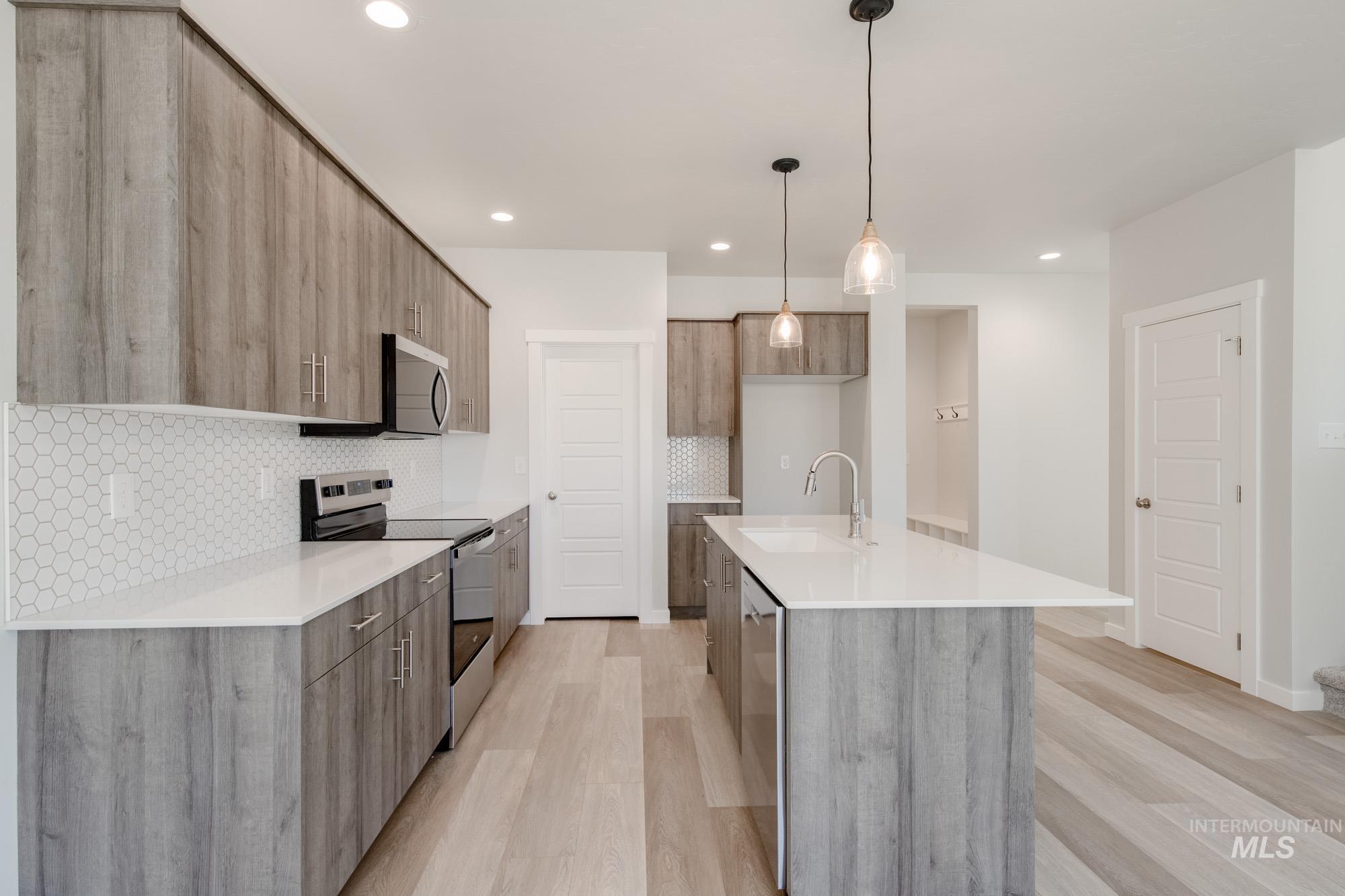 2389 N Silver Wolf Ave, Star, Idaho 83669, 3 Bedrooms, 2.5 Bathrooms, Residential For Sale, Price $458,990,MLS 98965841