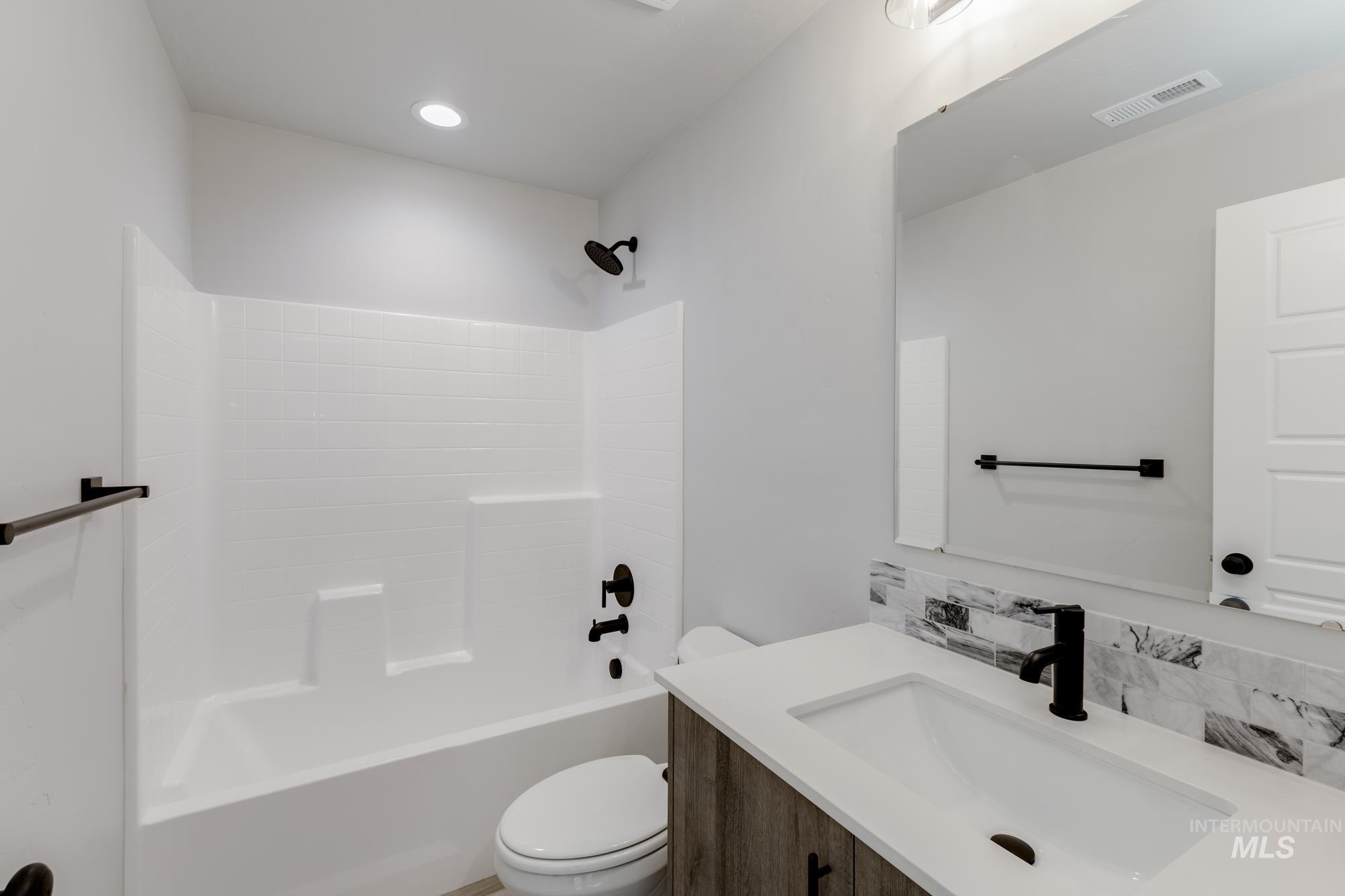 10546 W Teratai St, Star, Idaho 83669, 3 Bedrooms, 2 Bathrooms, Residential For Sale, Price $454,990,MLS 98965843