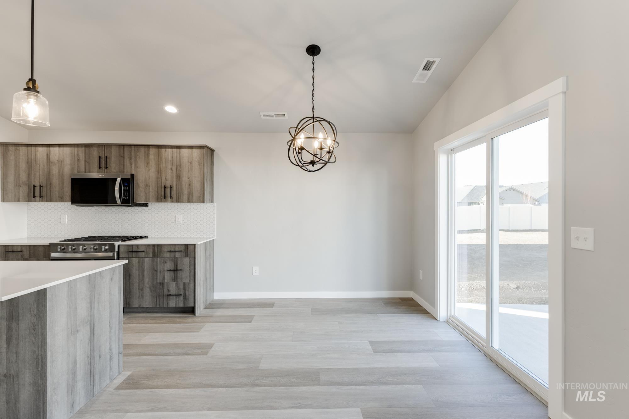 10546 W Teratai St, Star, Idaho 83669, 3 Bedrooms, 2 Bathrooms, Residential For Sale, Price $454,990,MLS 98965843