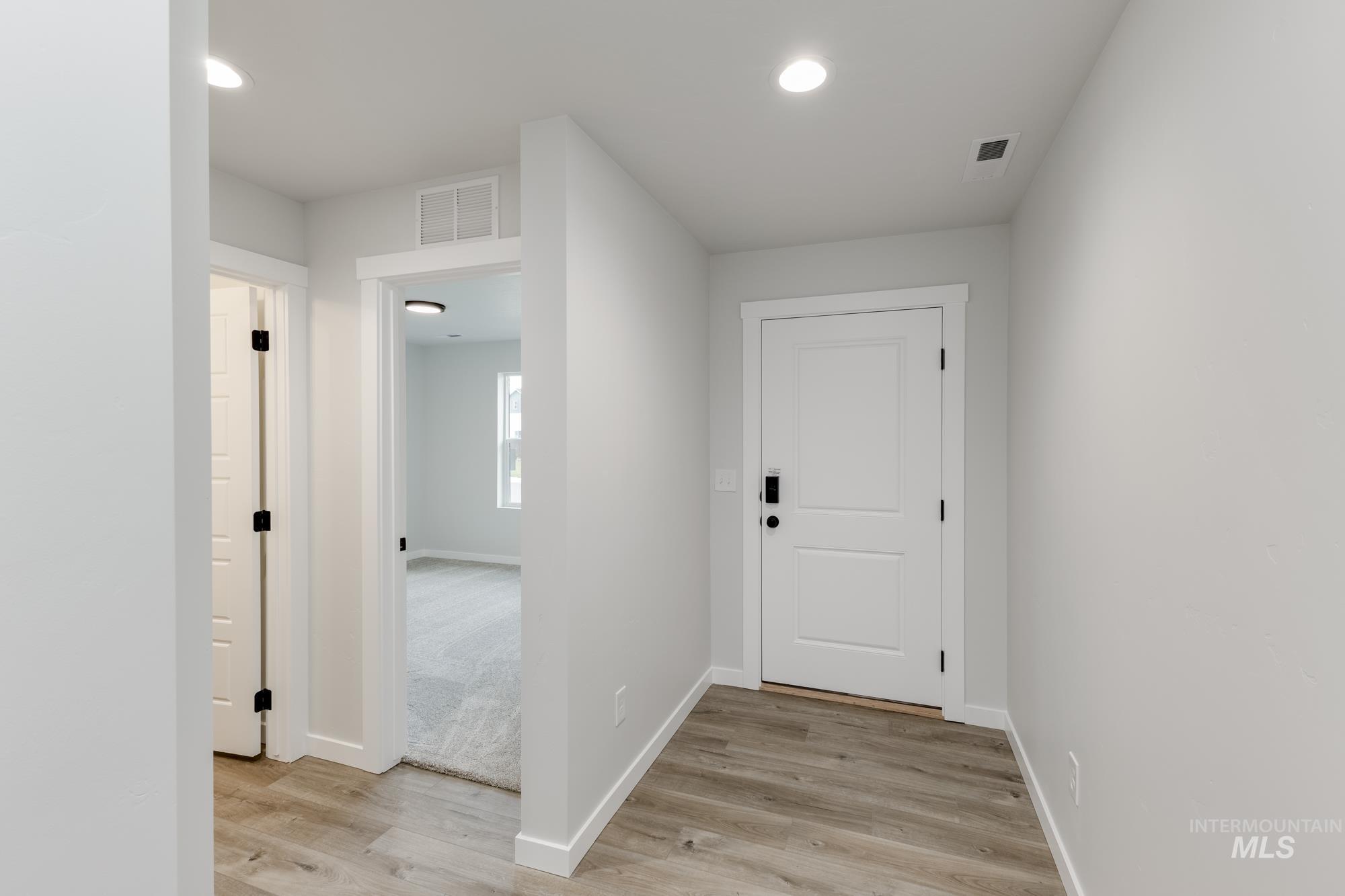 881 N Aleppo Way, Meridian, Idaho 83642, 3 Bedrooms, 2 Bathrooms, Residential For Sale, Price $467,990,MLS 98965845