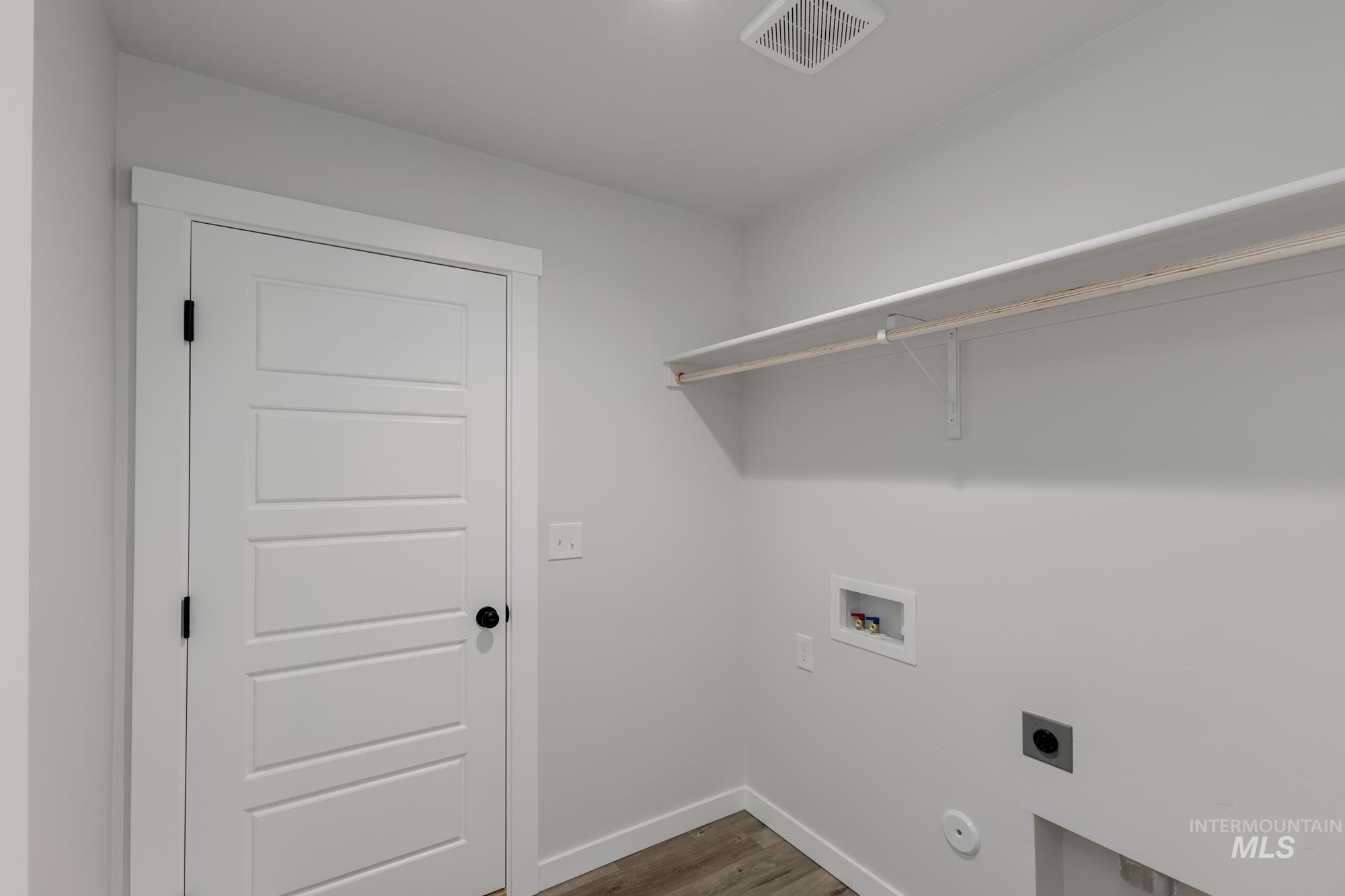 881 N Aleppo Way, Meridian, Idaho 83642, 3 Bedrooms, 2 Bathrooms, Residential For Sale, Price $467,990,MLS 98965845