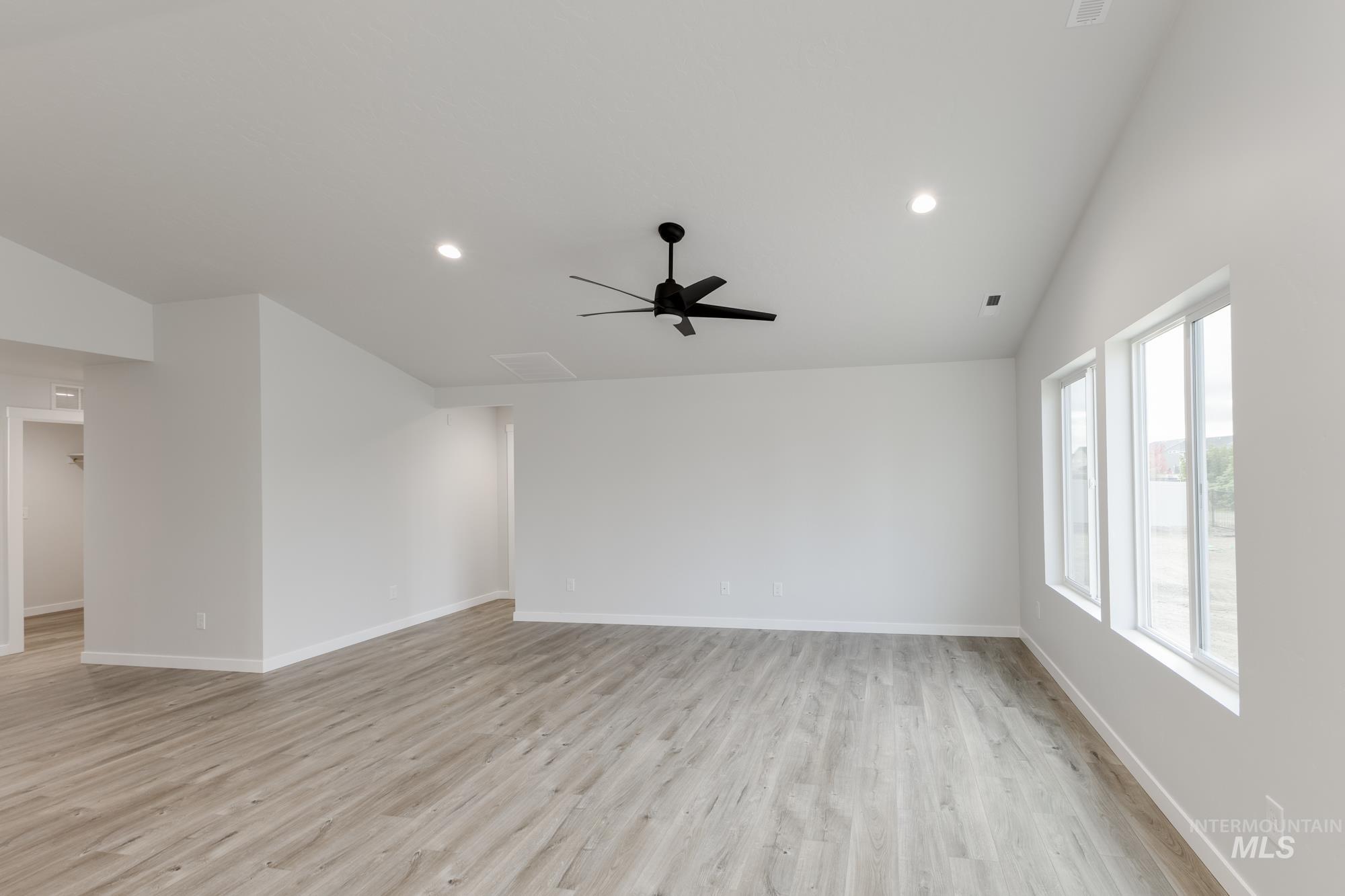 881 N Aleppo Way, Meridian, Idaho 83642, 3 Bedrooms, 2 Bathrooms, Residential For Sale, Price $467,990,MLS 98965845