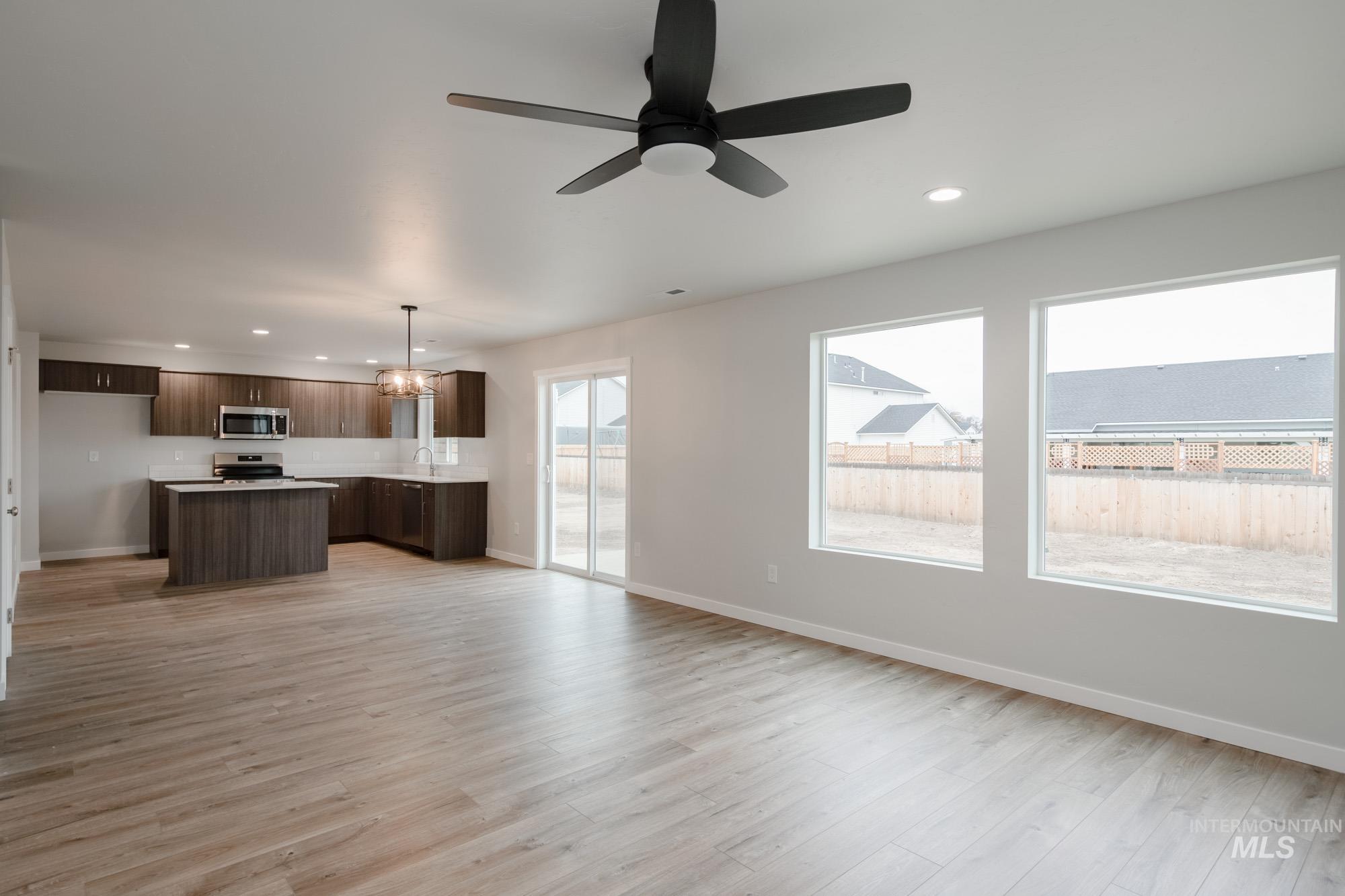 1092 Ellis River Ave, Middleton, Idaho 83644, 4 Bedrooms, 2.5 Bathrooms, Residential For Sale, Price $483,990,MLS 98965847