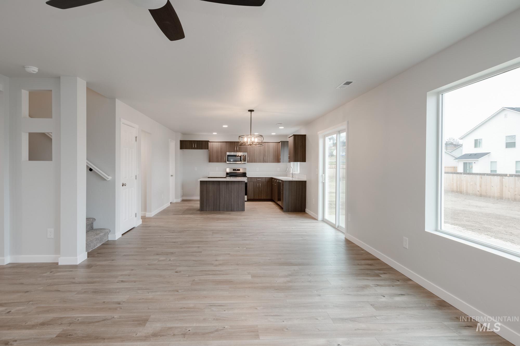 1092 Ellis River Ave, Middleton, Idaho 83644, 4 Bedrooms, 2.5 Bathrooms, Residential For Sale, Price $483,990,MLS 98965847